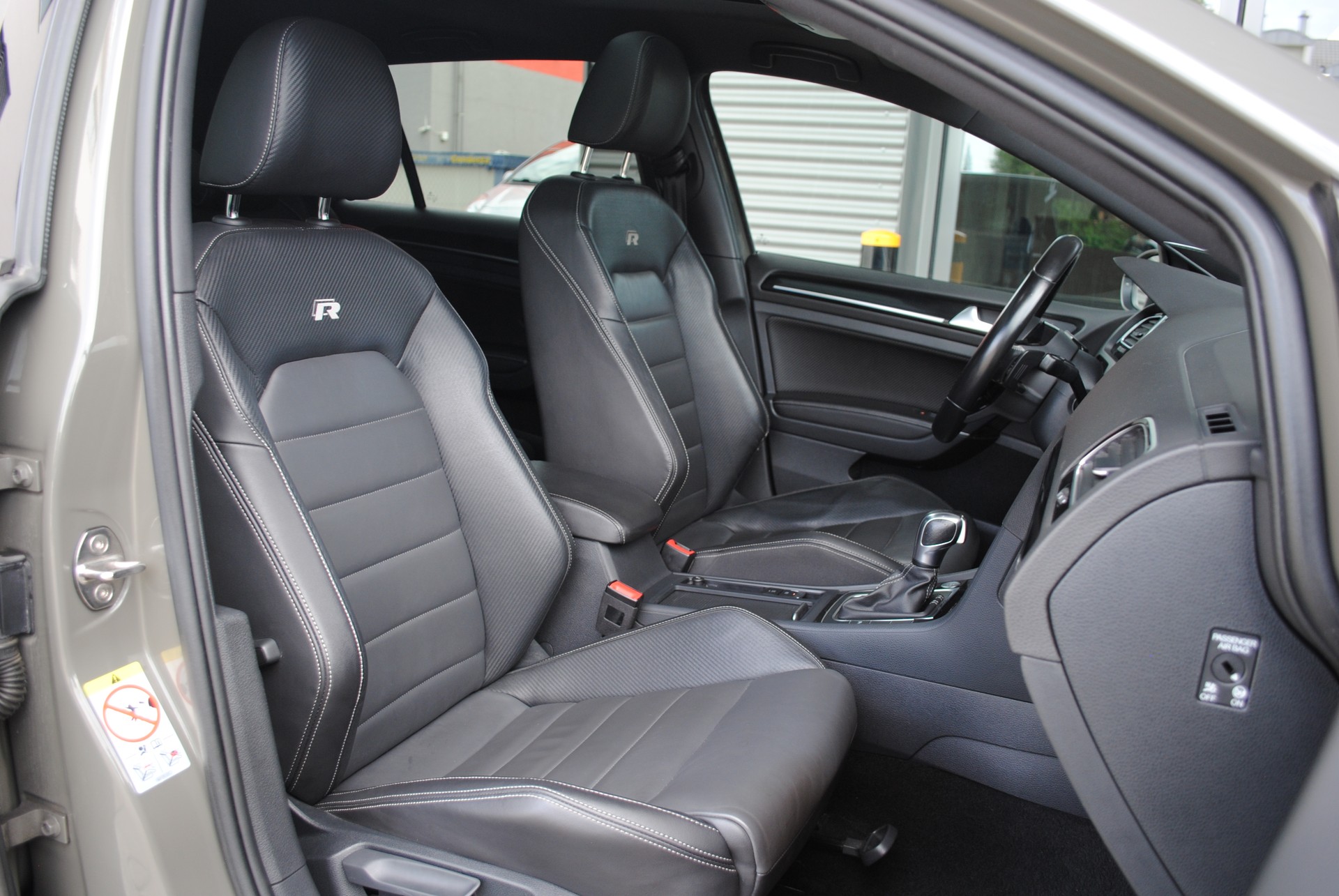 VW Golf 2.0 TSI R 4Motion DSG-image-16