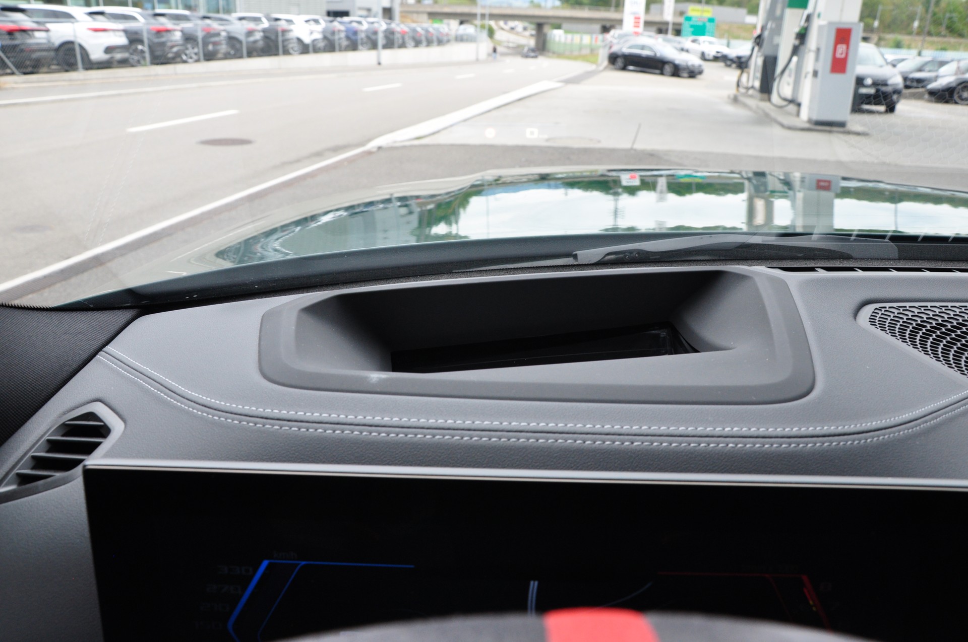 BMW M3 Touring xDrive Competition M-image-25