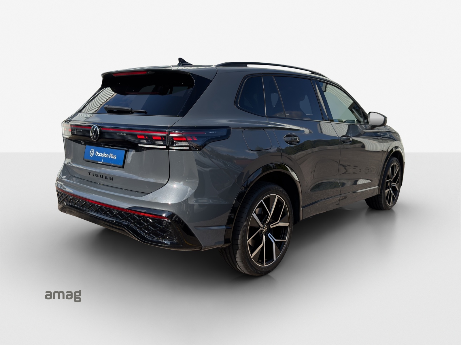 VW Tiguan 2.0 TSI DSG R-Line 4Motion-image-4