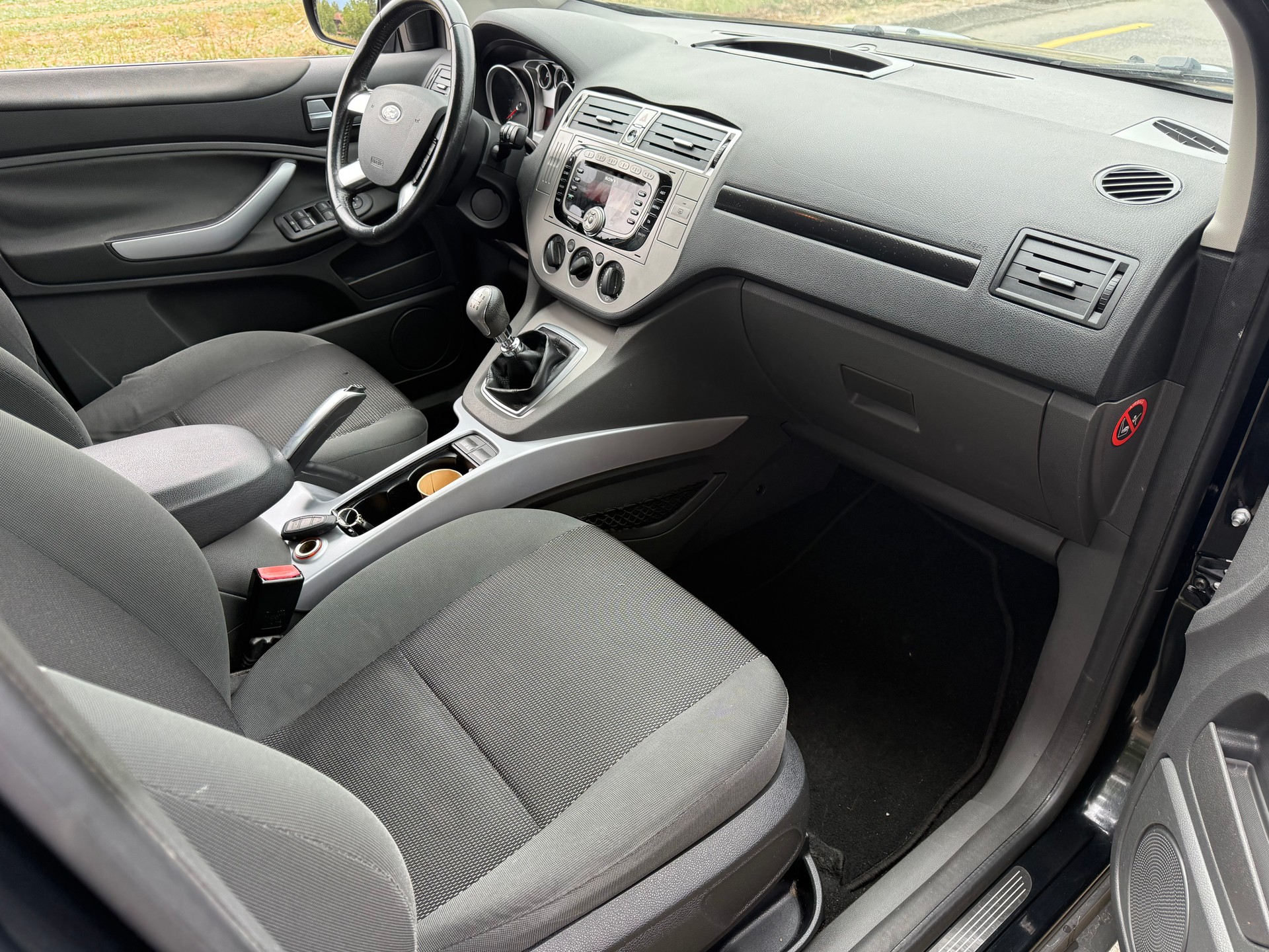 FORD Kuga 2.0 TDCi Carving 2WD-image-10