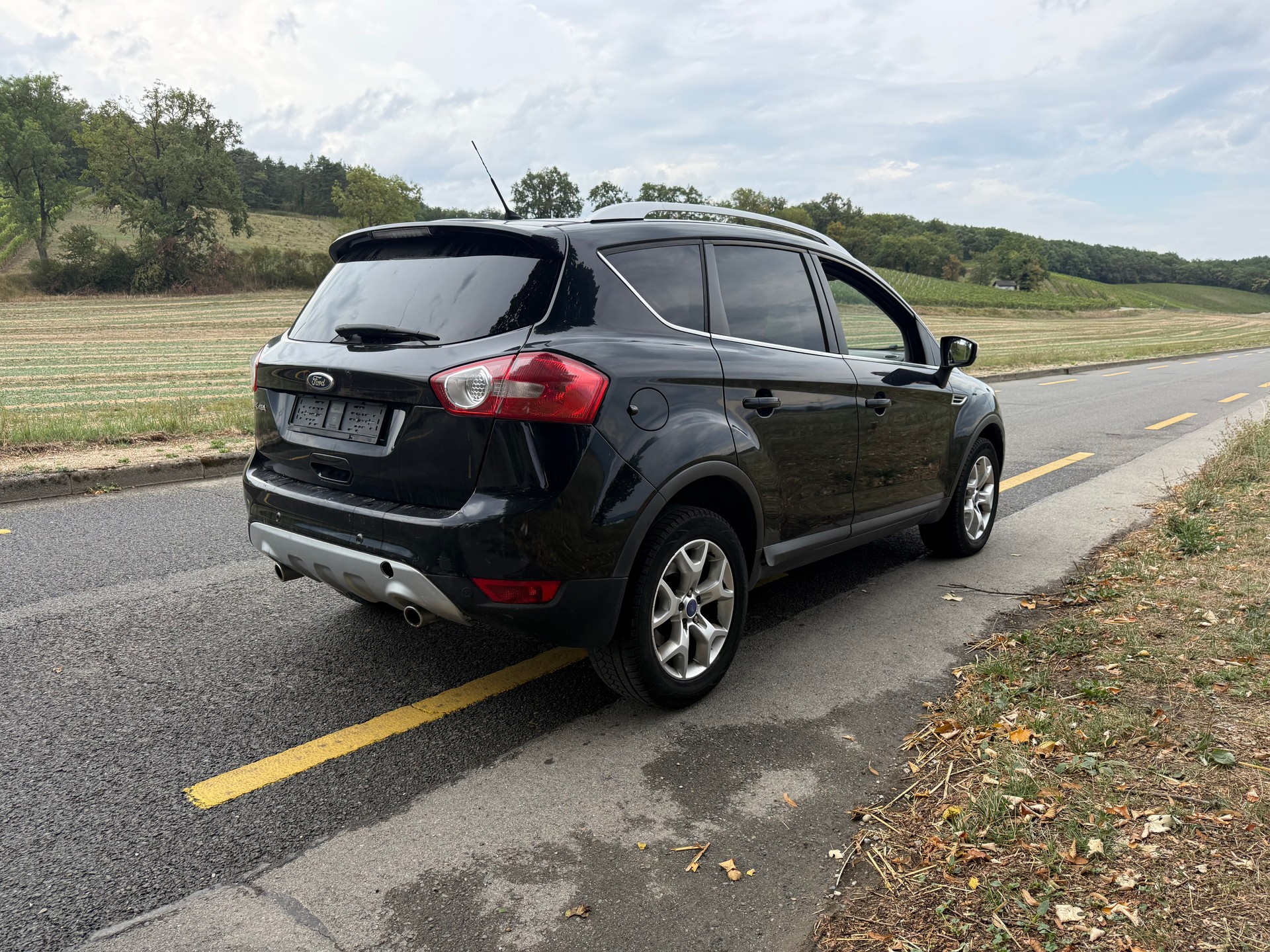 FORD Kuga 2.0 TDCi Carving 2WD-image-3