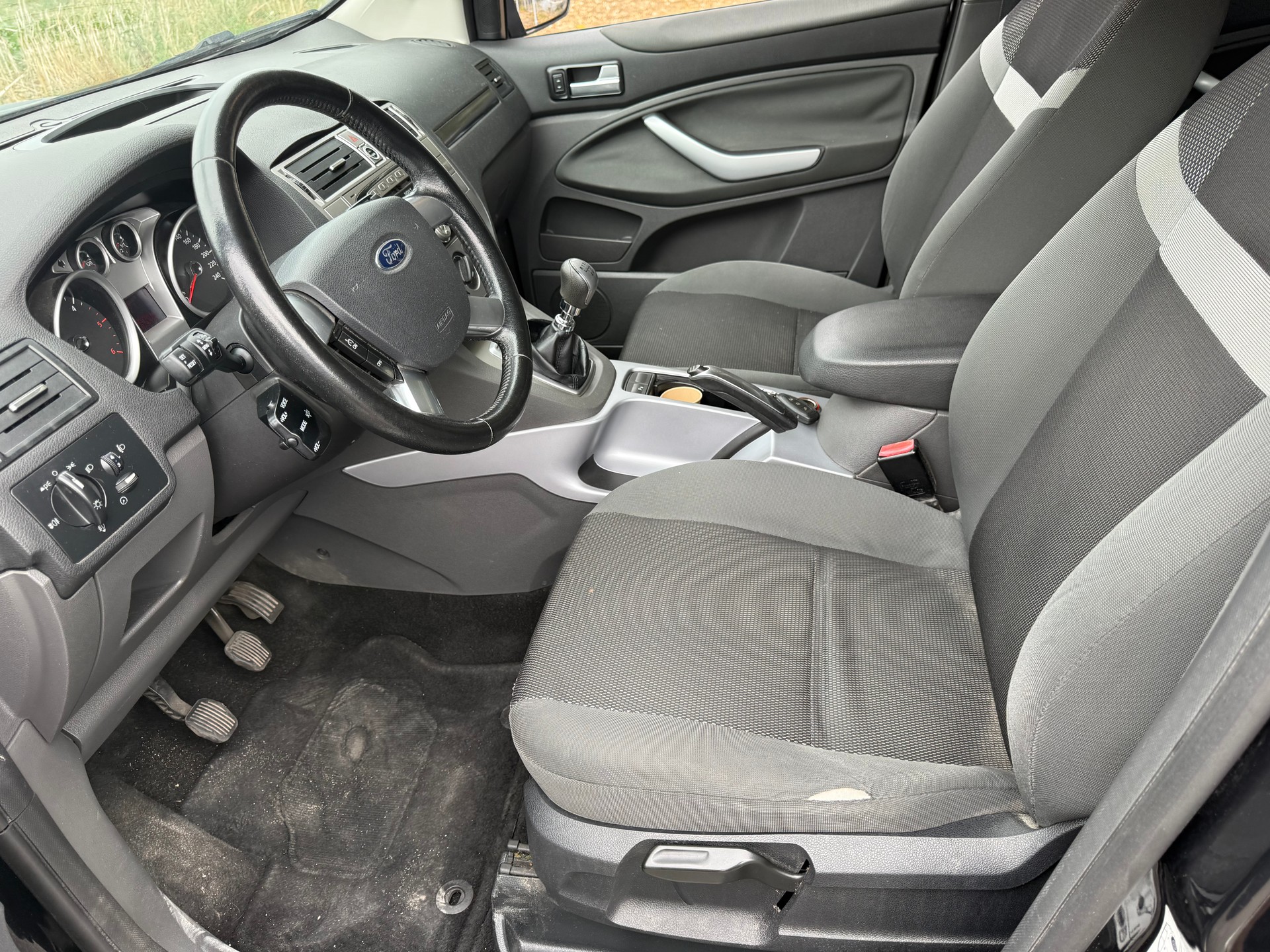 FORD Kuga 2.0 TDCi Carving 2WD-image-13