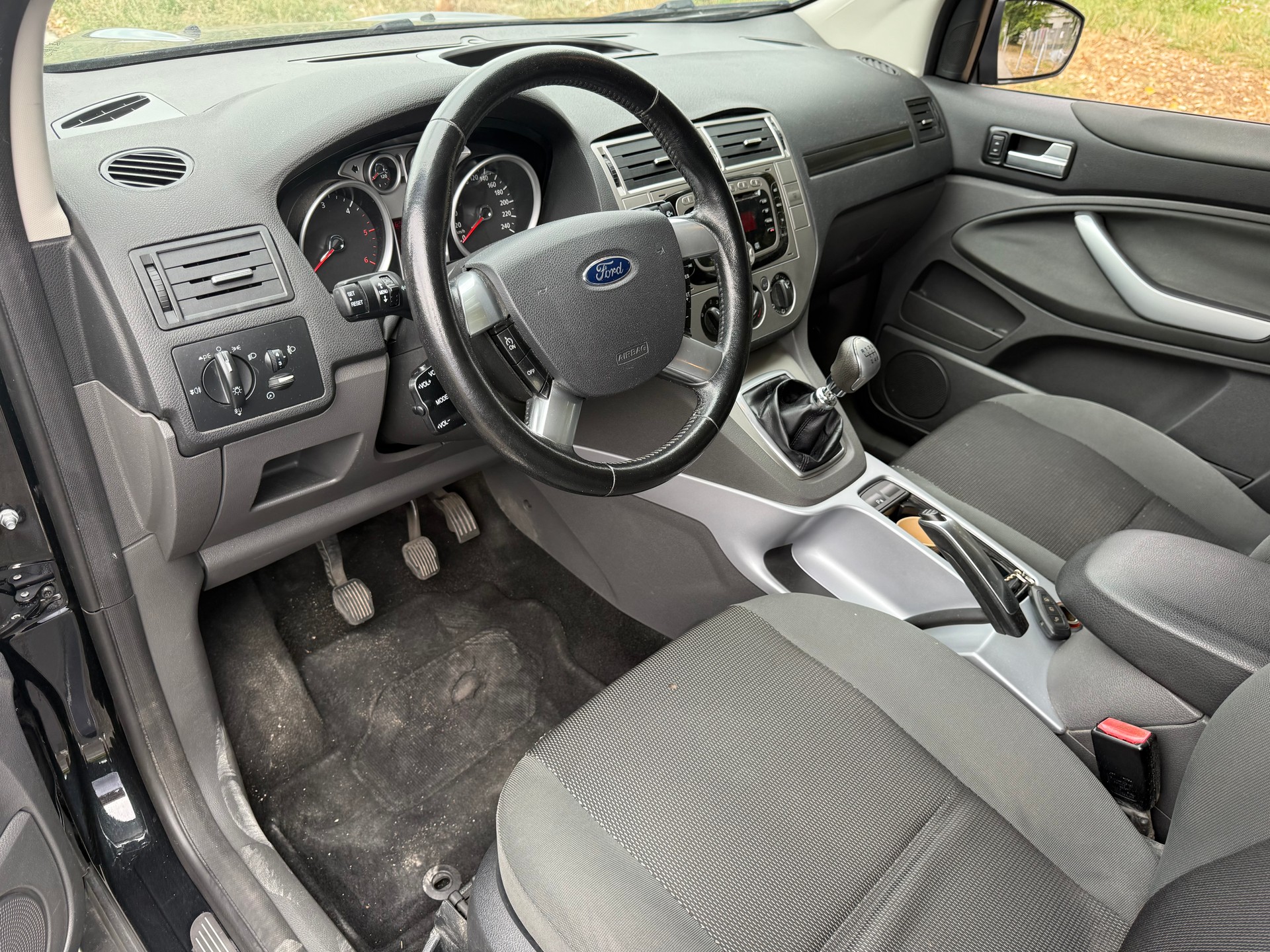FORD Kuga 2.0 TDCi Carving 2WD-image-11