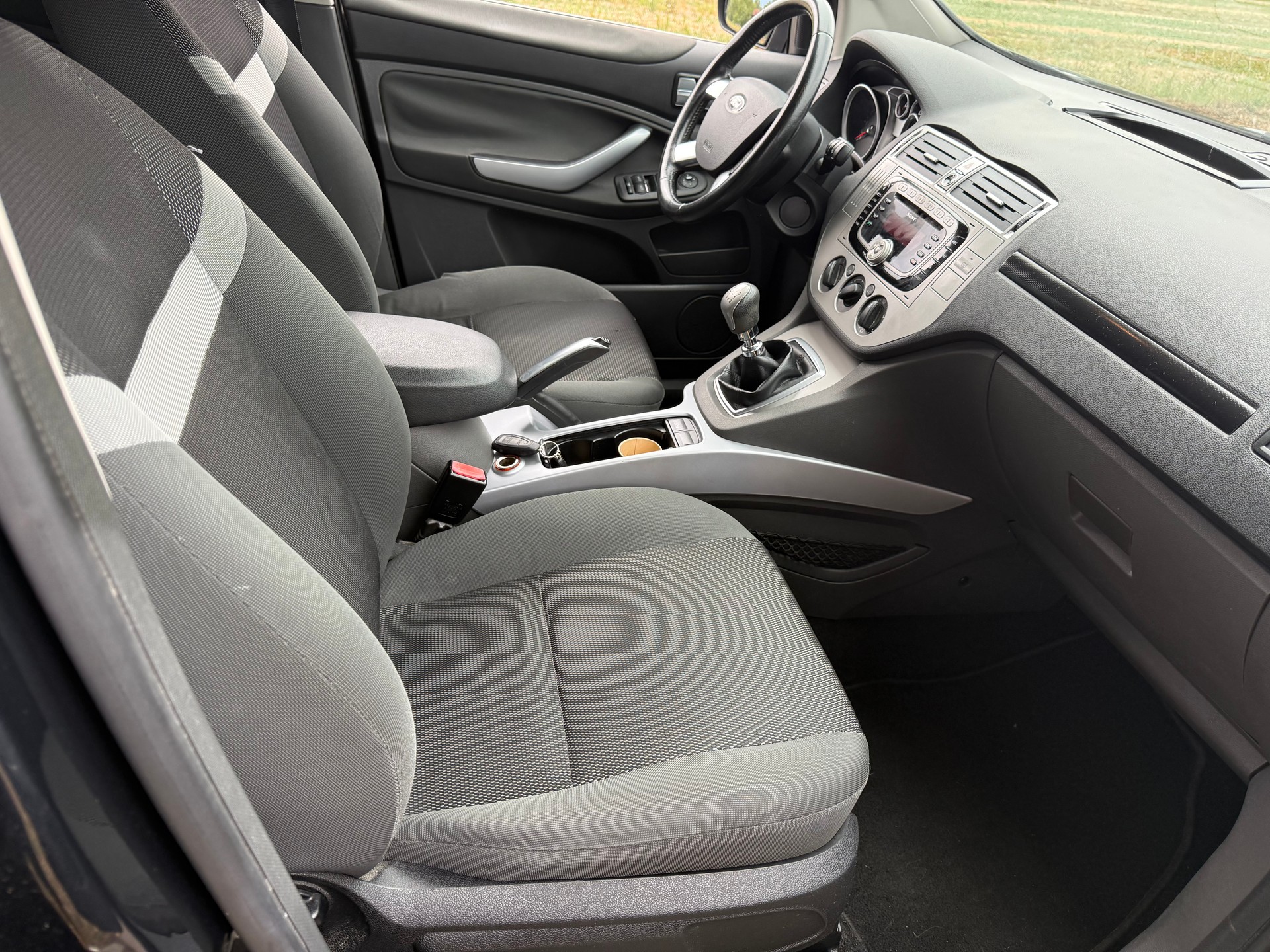 FORD Kuga 2.0 TDCi Carving 2WD-image-9