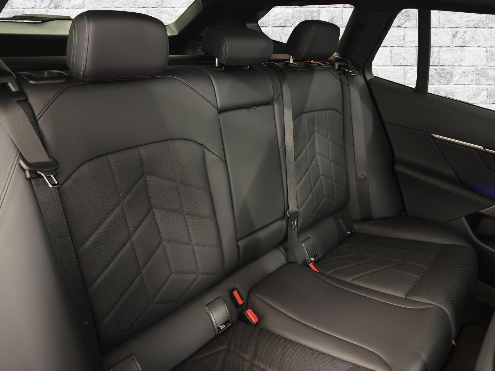 BMW 520d xDrive Touring-image-15