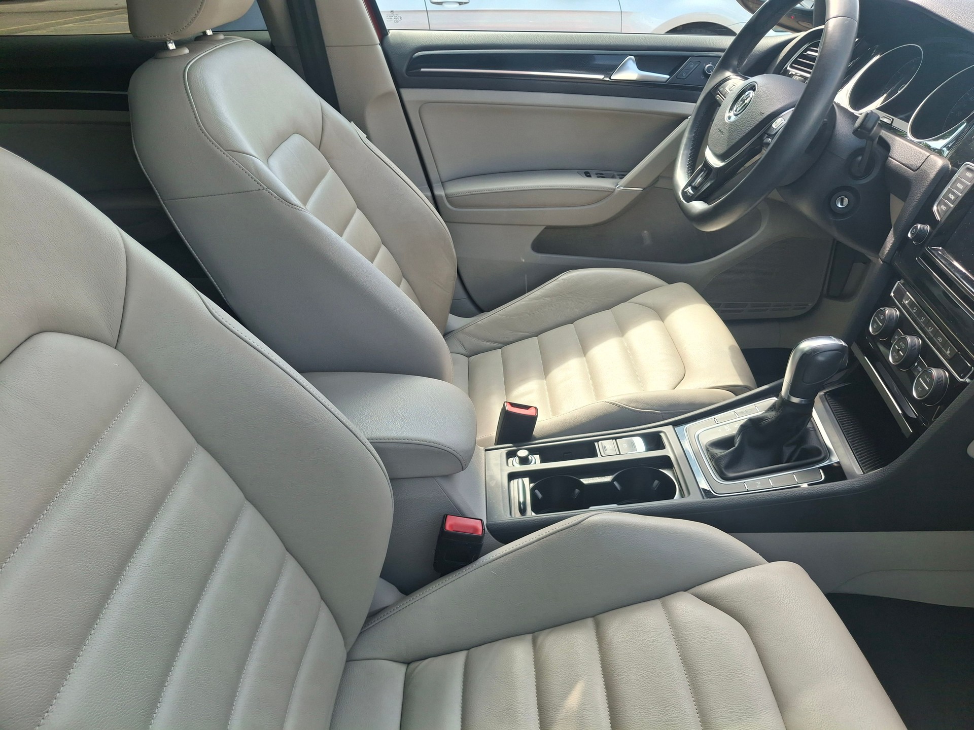 VW Golf 1.4 TSI Highline DSG-image-3