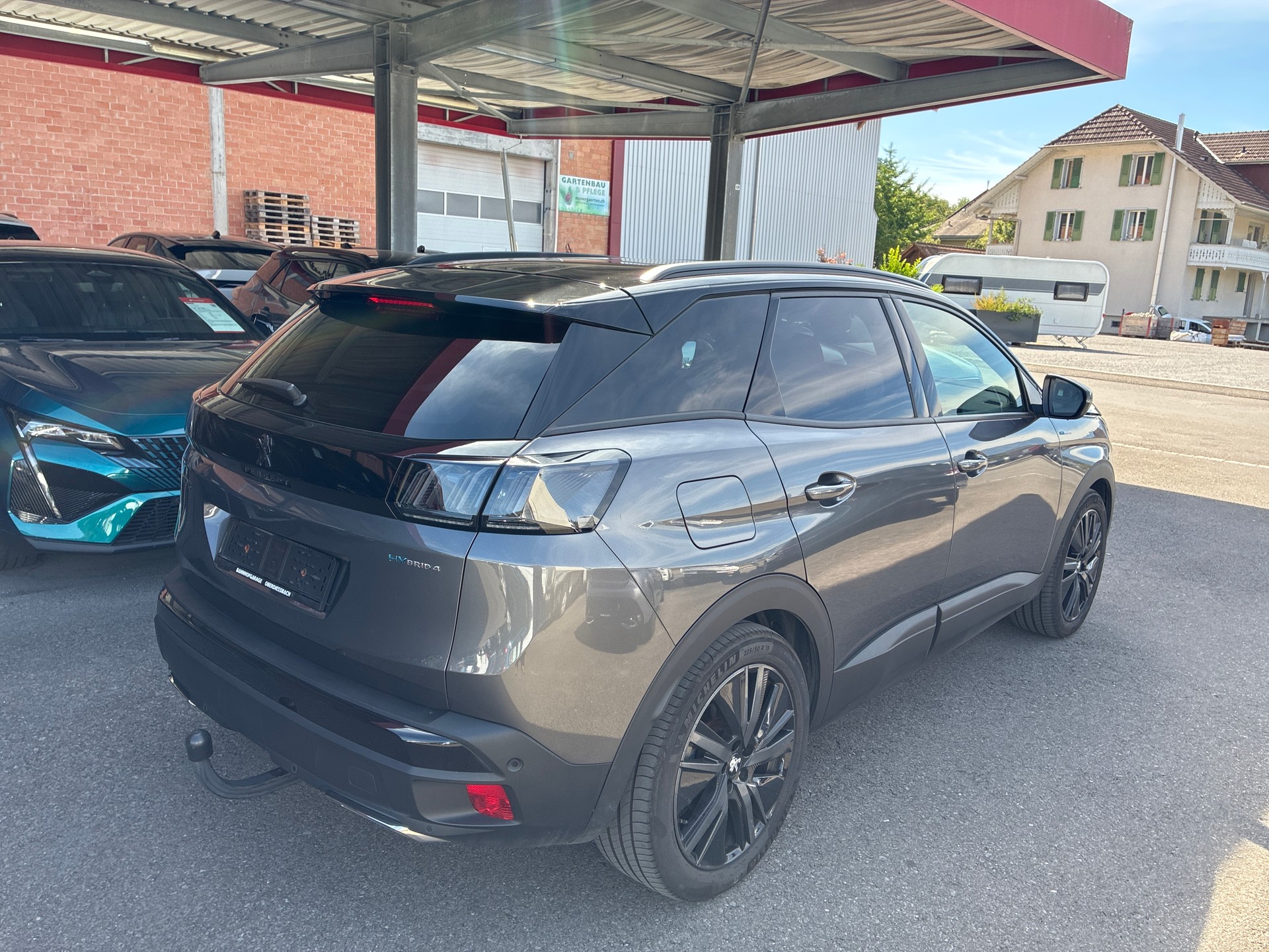 PEUGEOT 3008 300e Hybrid4 GT EAT8-image-3