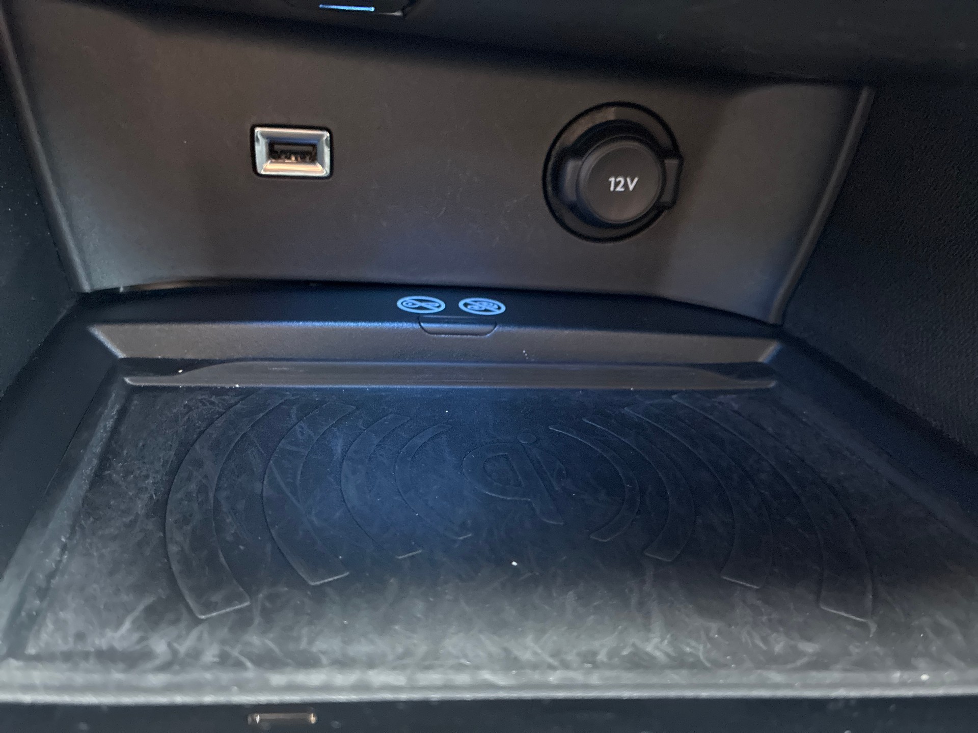PEUGEOT 3008 300e Hybrid4 GT EAT8-image-22