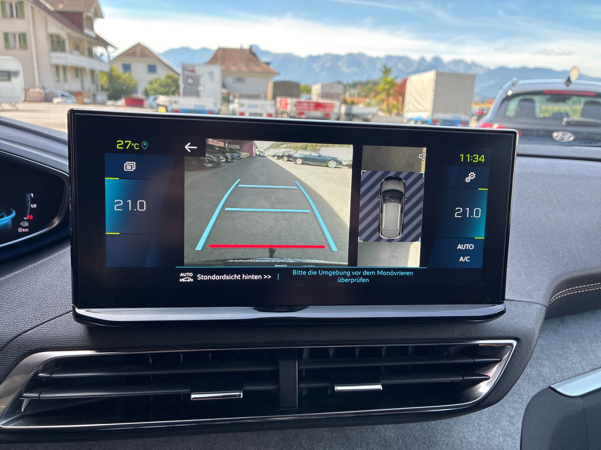 PEUGEOT 3008 300e Hybrid4 GT EAT8-image-19