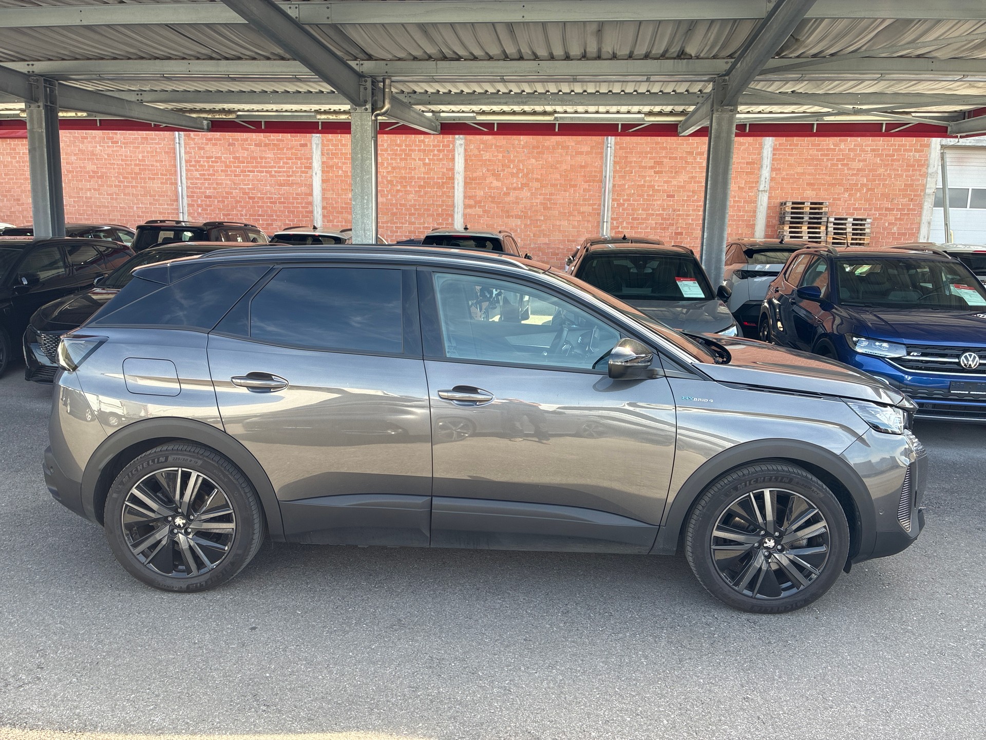 PEUGEOT 3008 300e Hybrid4 GT EAT8-image-2