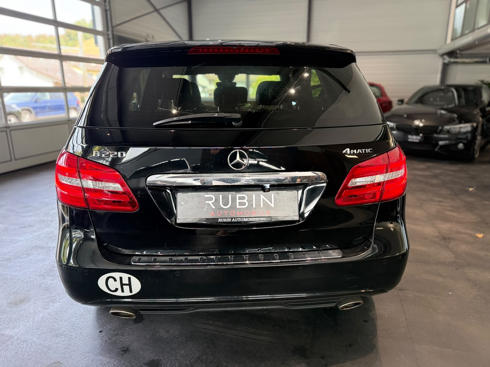 MERCEDES-BENZ B 220 4Matic 7G-DCT-showroom-element-3