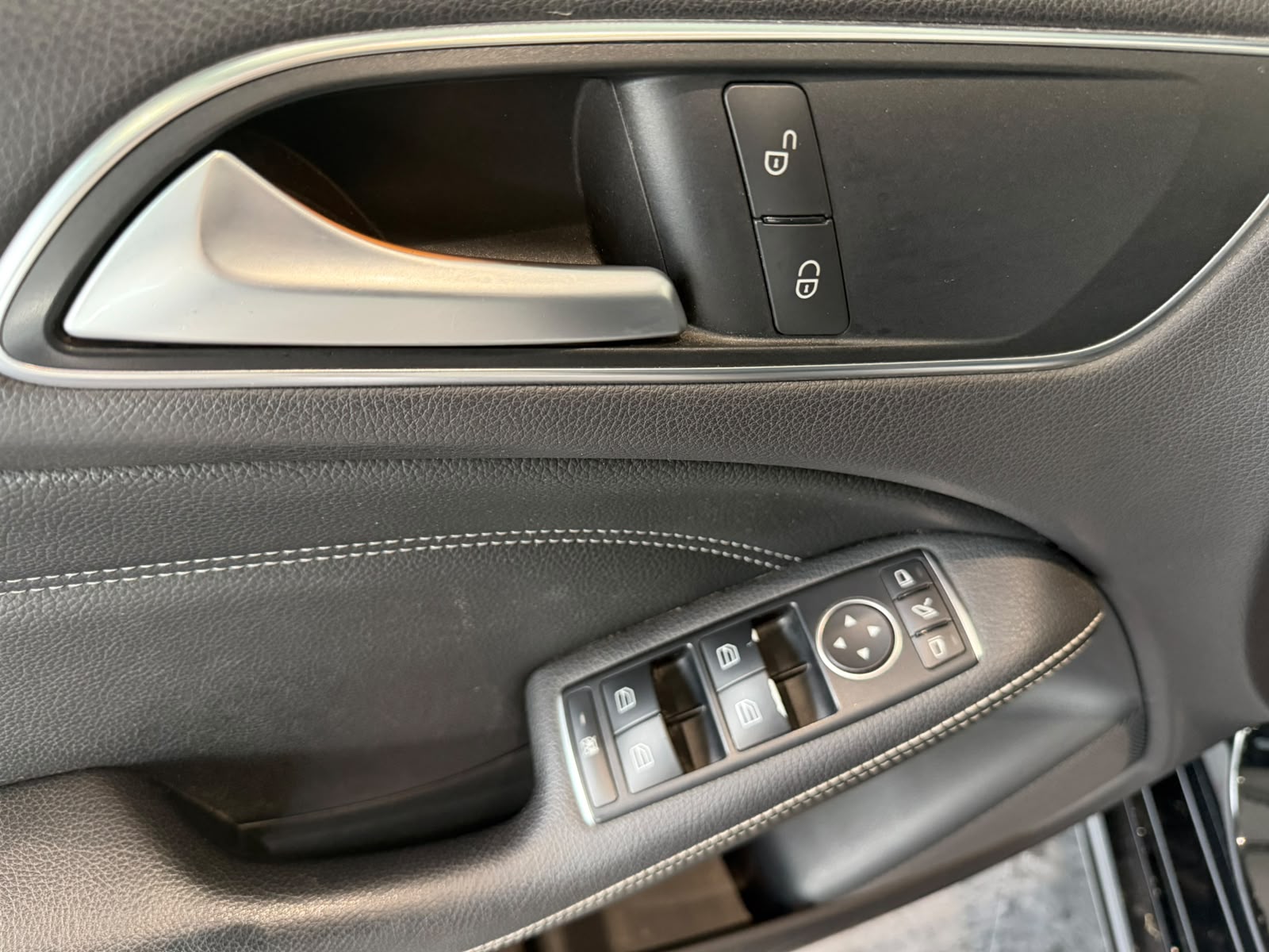 MERCEDES-BENZ B 220 4Matic 7G-DCT-image-17