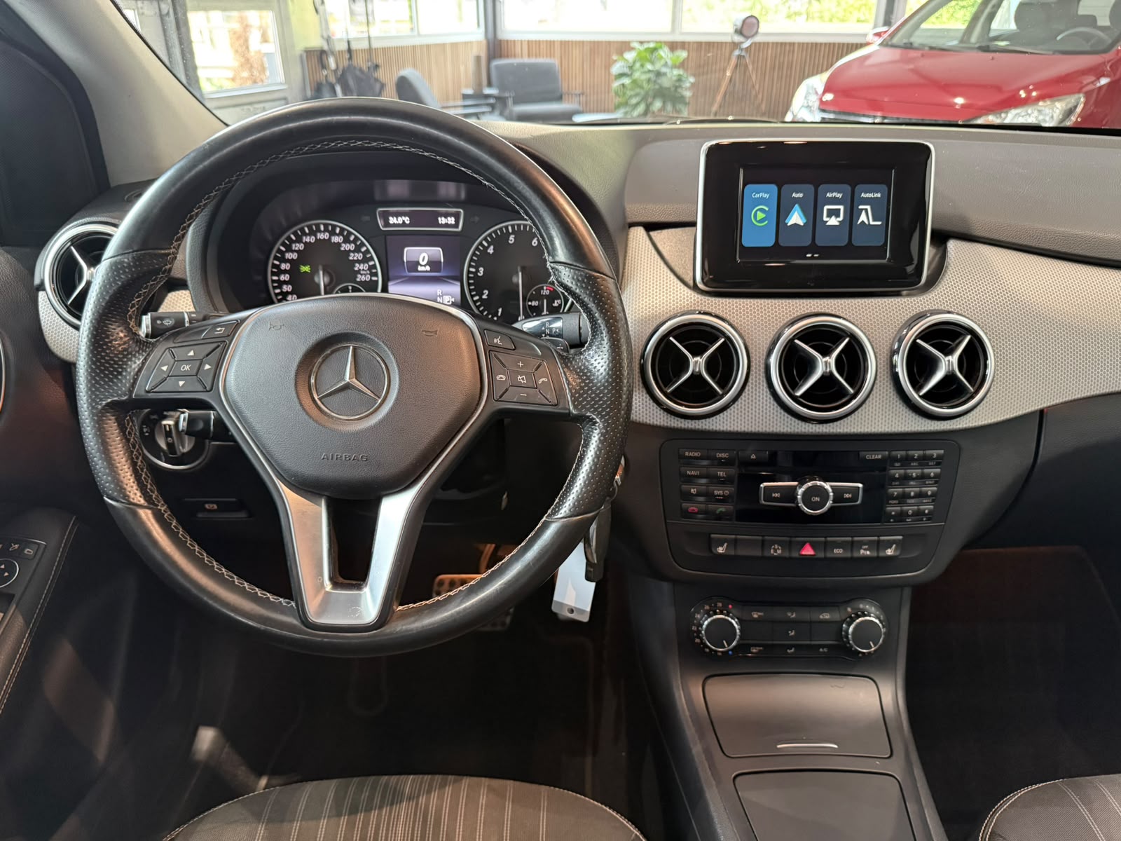 MERCEDES-BENZ B 220 4Matic 7G-DCT-image-11