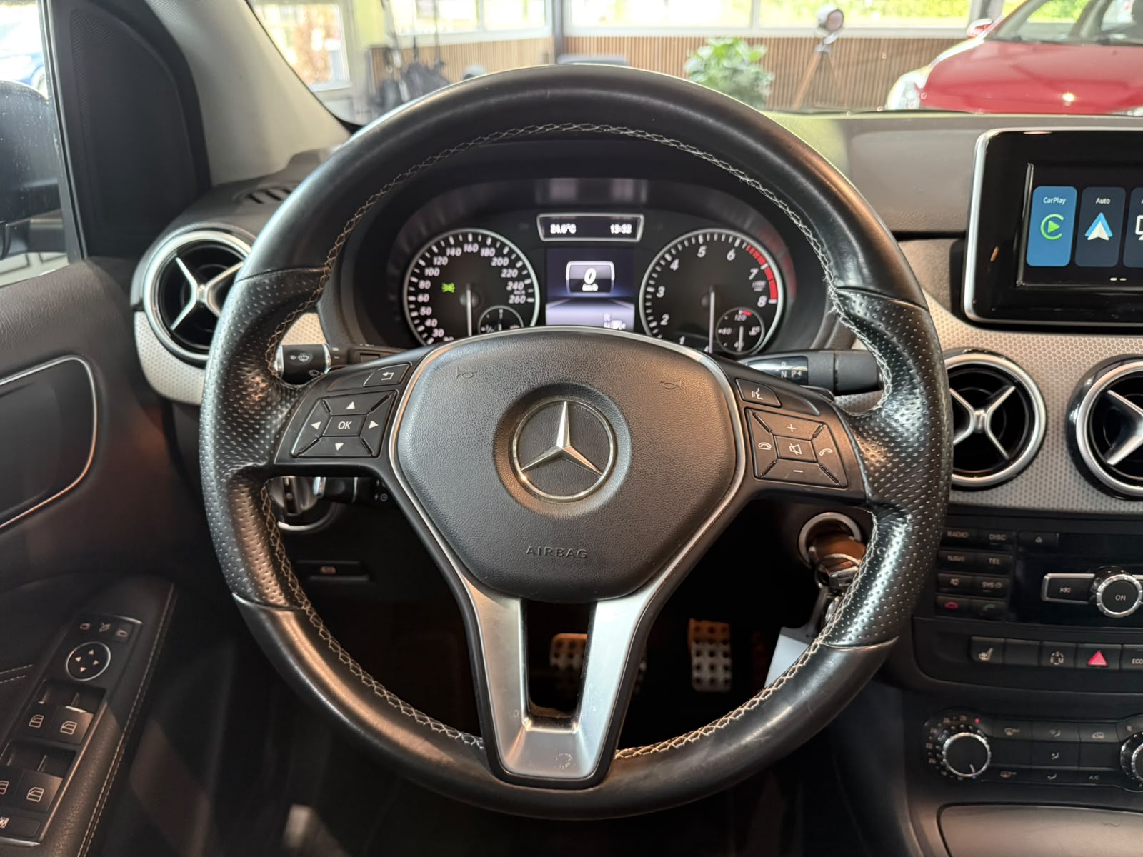 MERCEDES-BENZ B 220 4Matic 7G-DCT-image-12