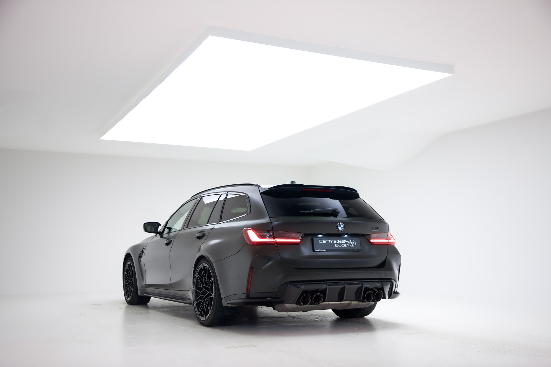 BMW M3 Touring xDrive Competition M-image-9