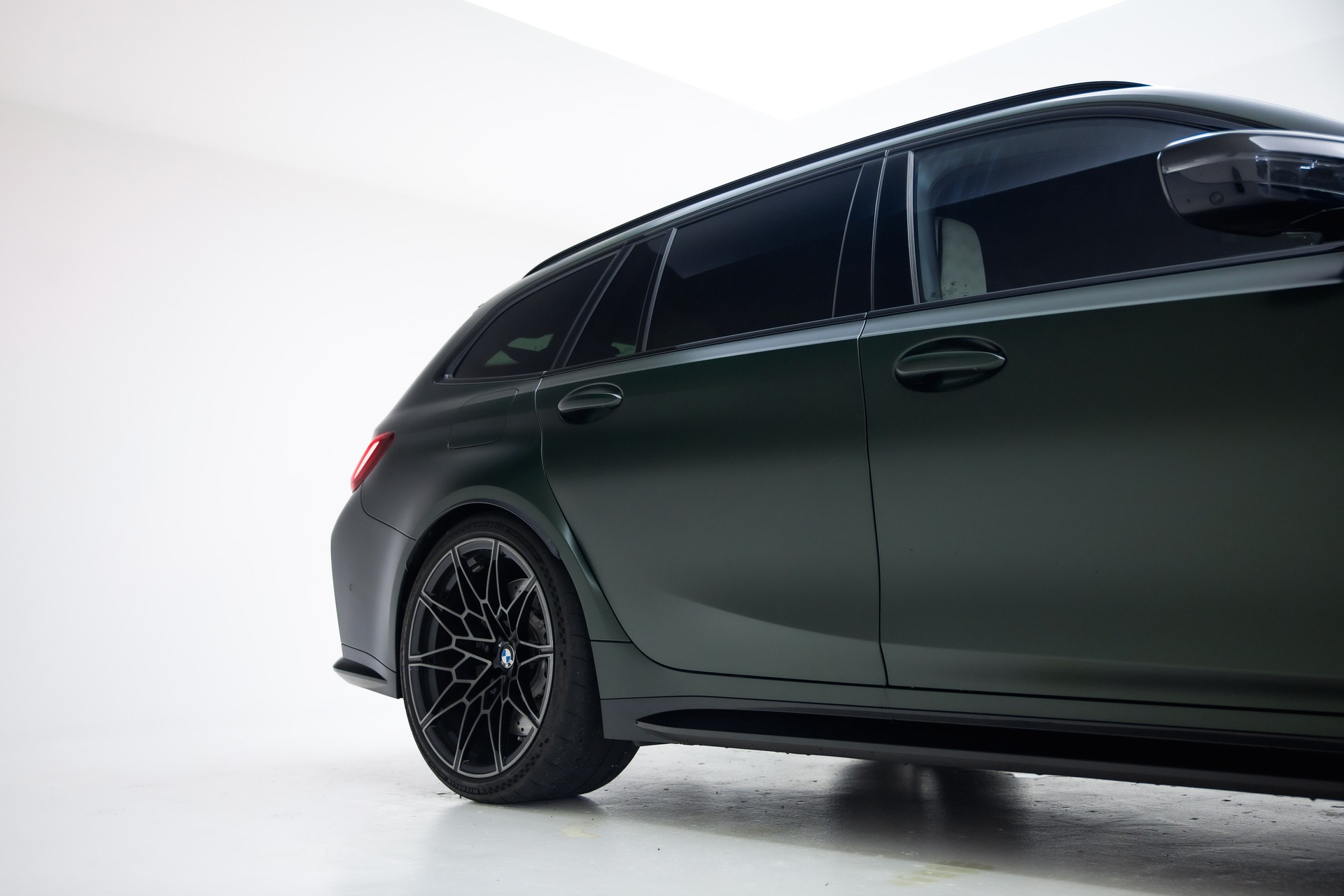 BMW M3 Touring xDrive Competition M-image-14