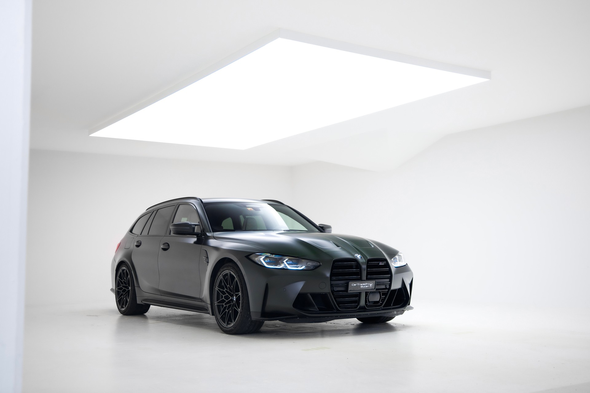 BMW M3 Touring xDrive Competition M-image-6