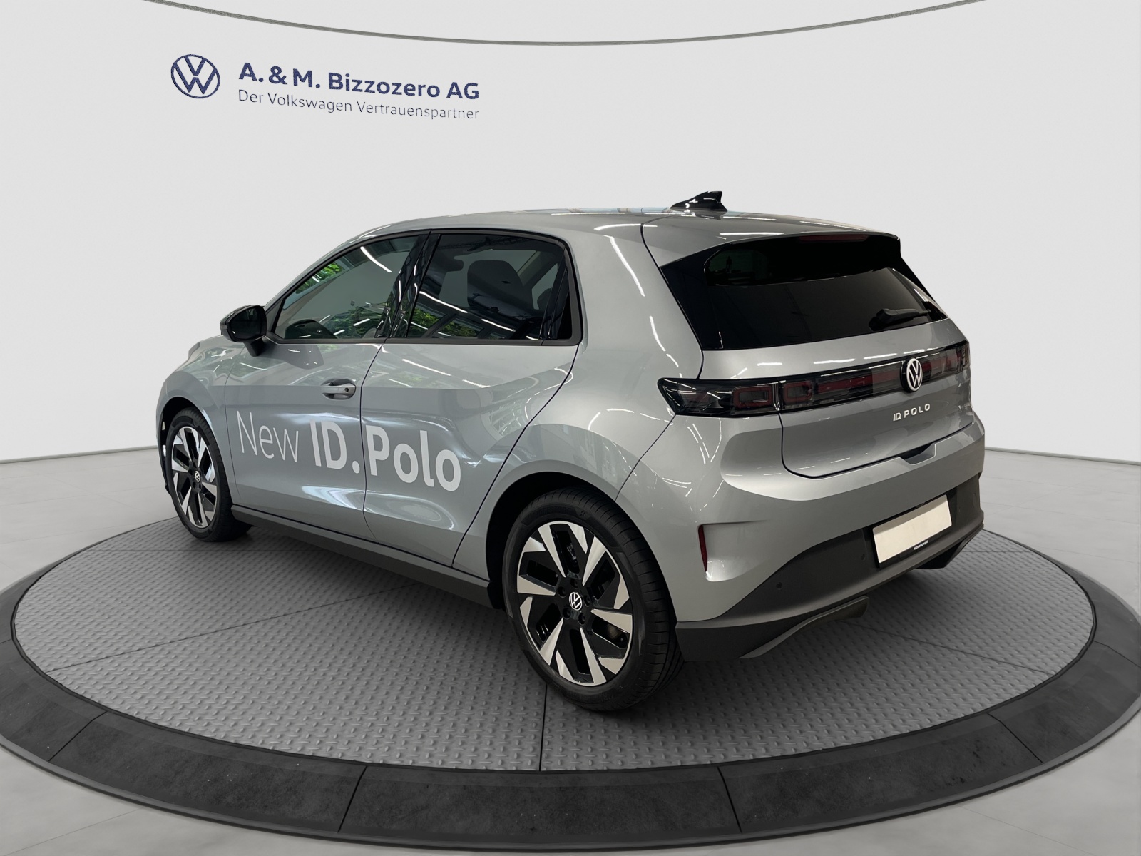 VW ID.Polo 52 kWh Life Edition One-image-2