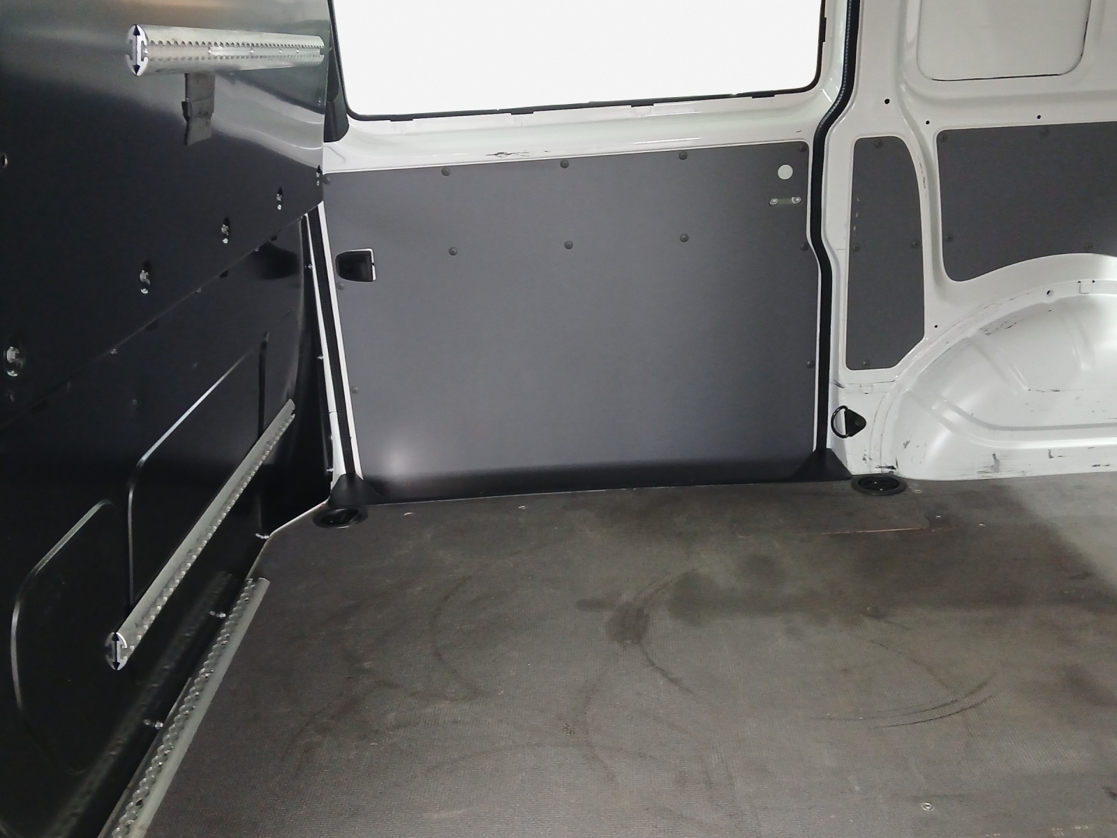 VW T6.1 2.0 TDI-image-11