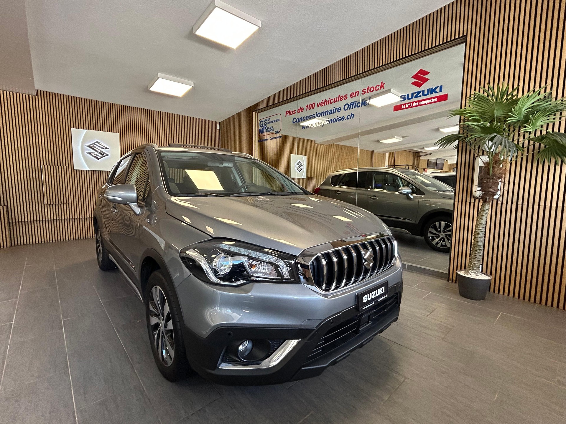 SUZUKI SX4 S-Cross 1.4 T Piz Sulai Top Hybrid 4x4-image-2