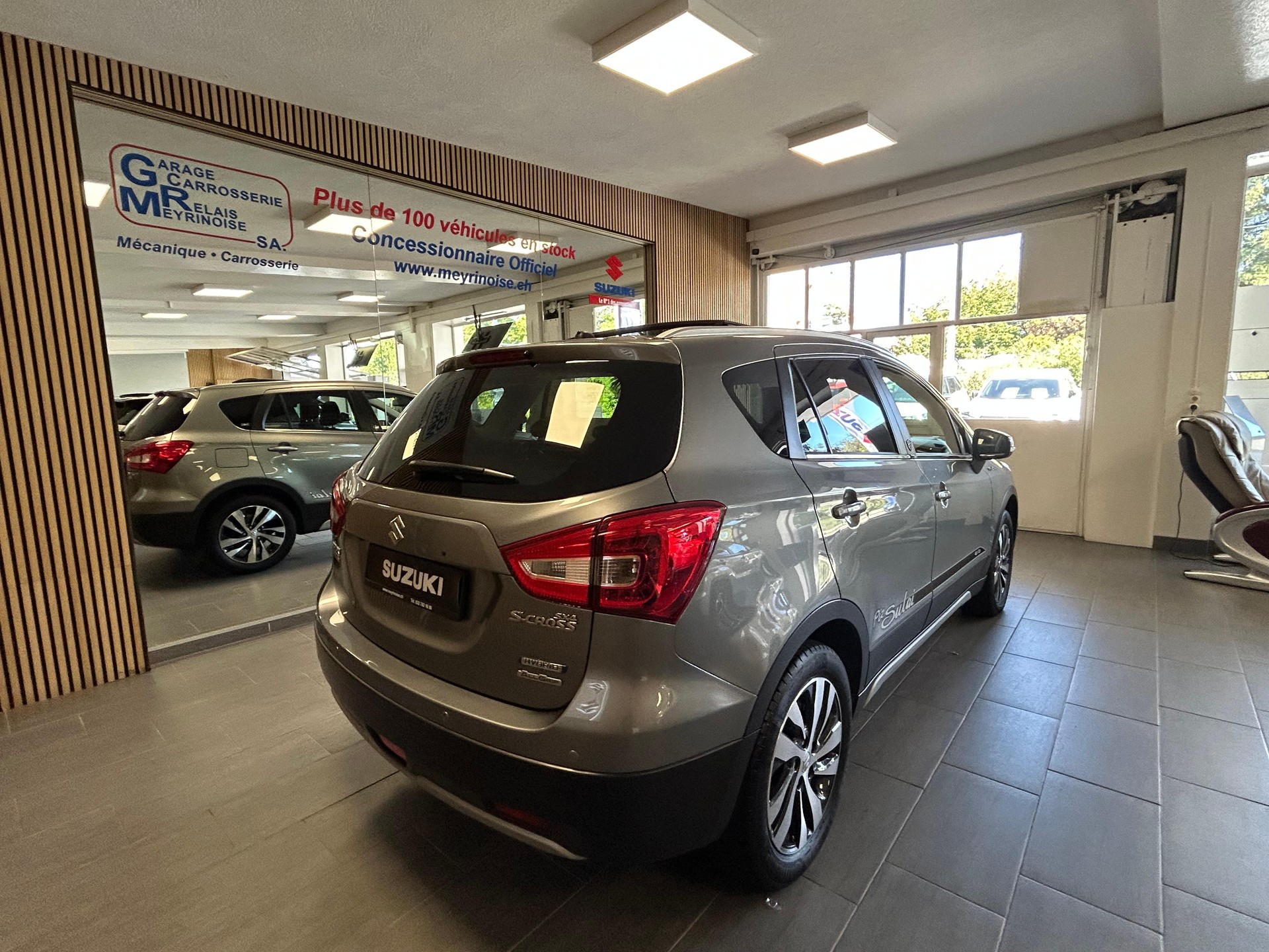 SUZUKI SX4 S-Cross 1.4 T Piz Sulai Top Hybrid 4x4-image-7
