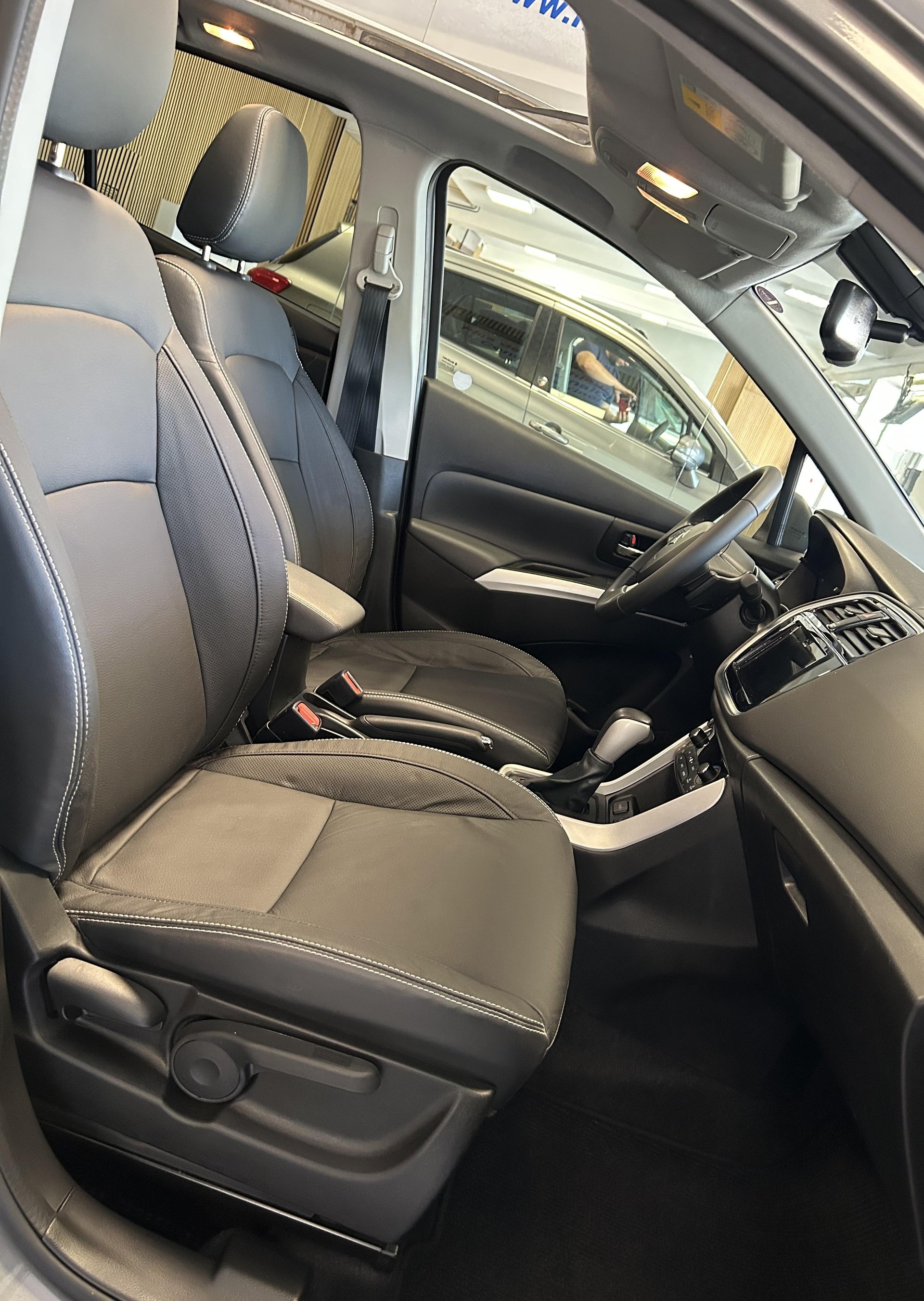 SUZUKI SX4 S-Cross 1.4 T Piz Sulai Top Hybrid 4x4-image-15