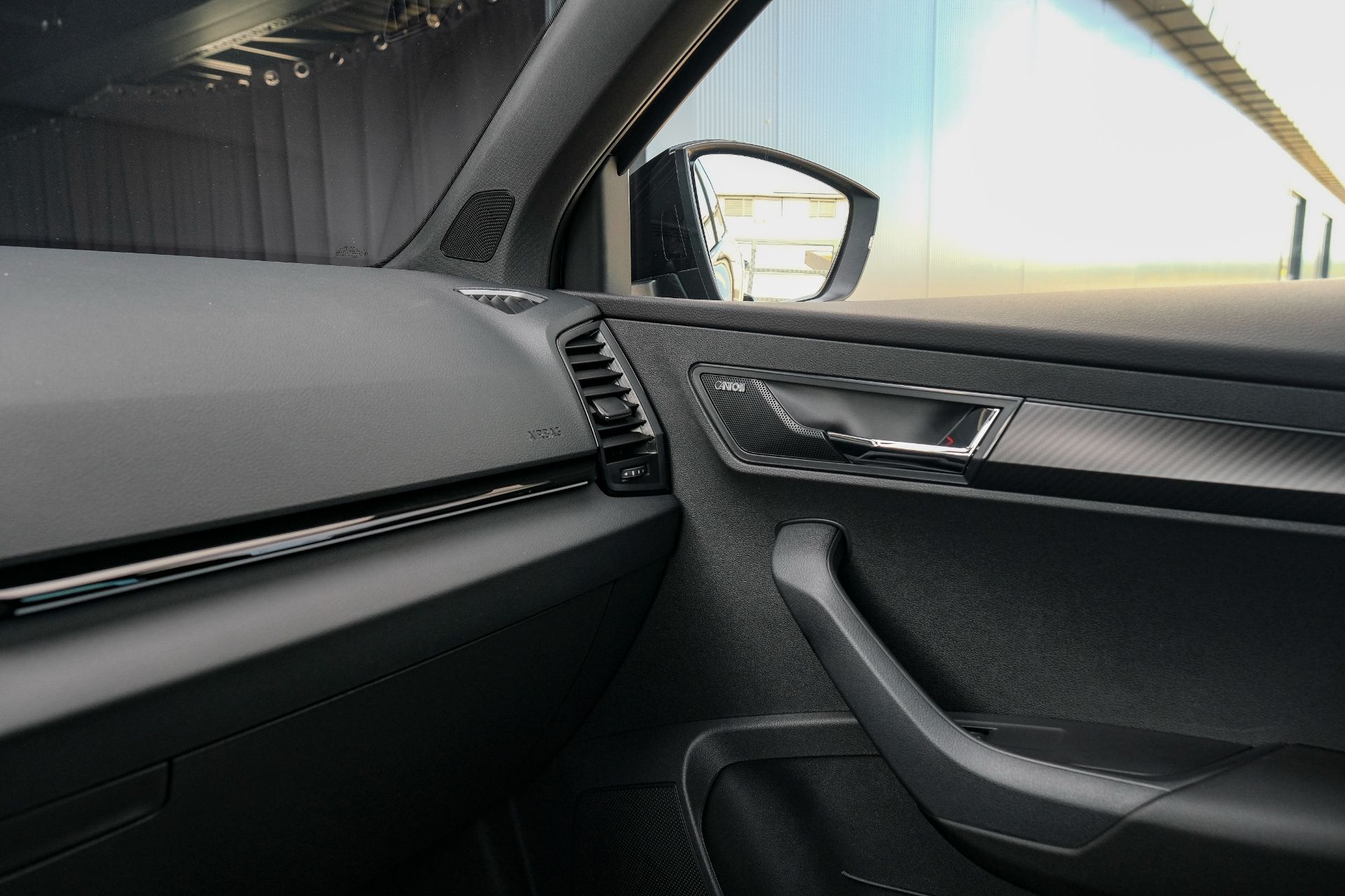 SKODA Karoq 1.5 TSI SportLine DSG-image-21