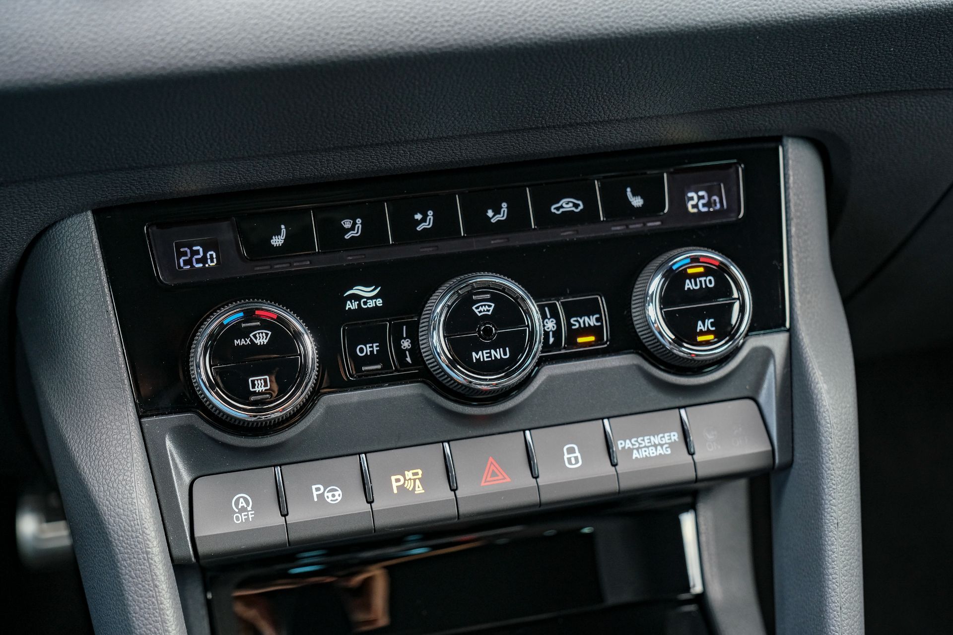 SKODA Karoq 1.5 TSI SportLine DSG-image-19