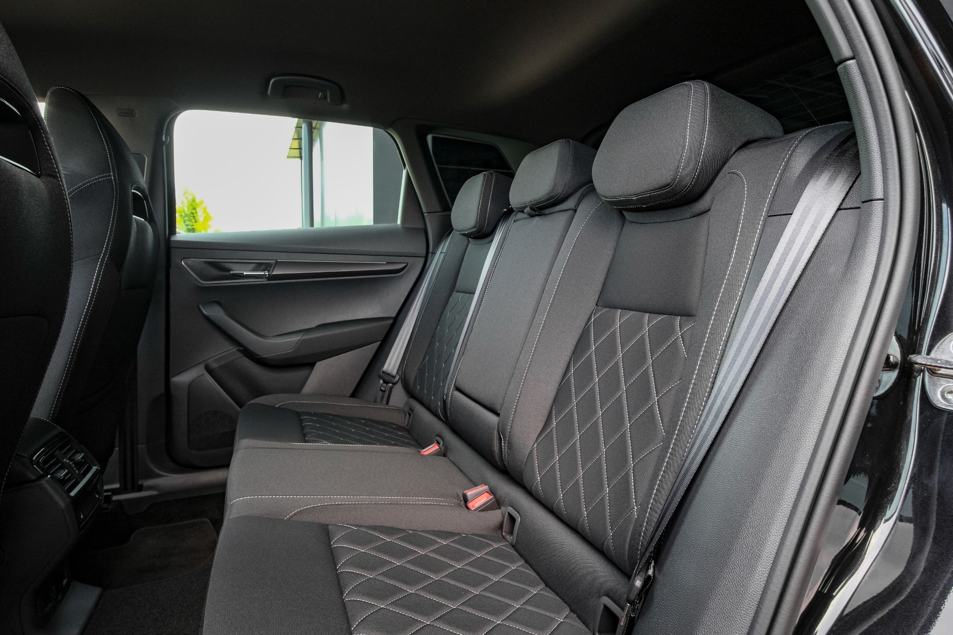 SKODA Karoq 1.5 TSI SportLine DSG-image-11