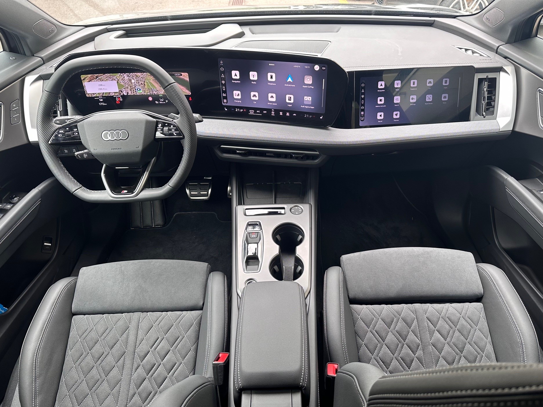 AUDI Q4 e-tron SUV quattro performance-image-8