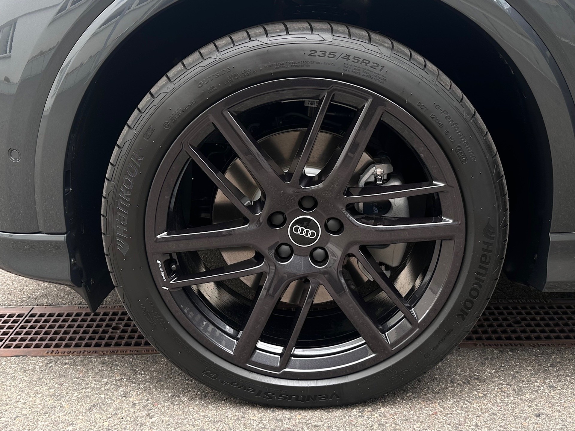 AUDI Q4 e-tron SUV quattro performance-image-15