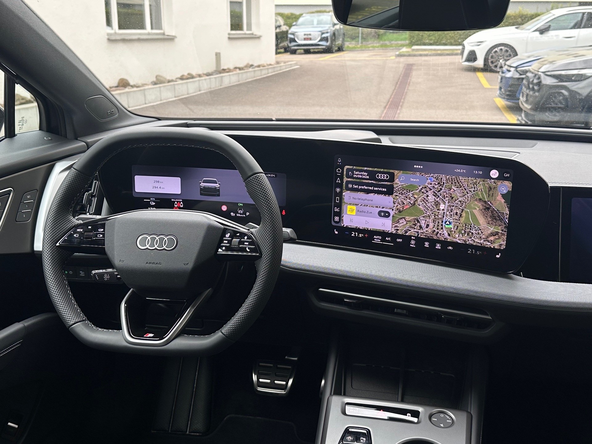 AUDI Q4 e-tron SUV quattro performance-image-4