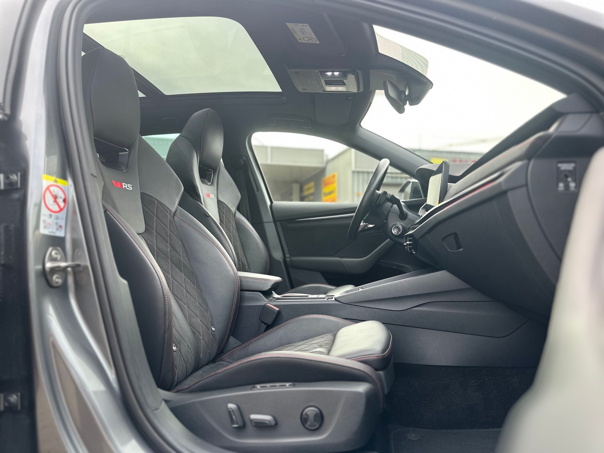 SKODA Octavia Combi 2.0 TSI DSG RS ° Vollausstattung °-image-13