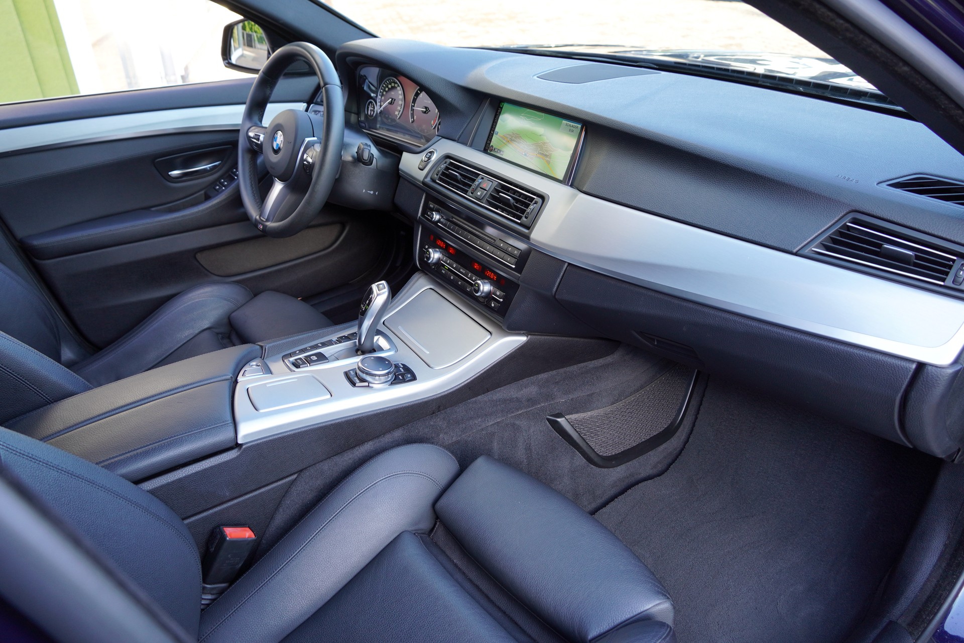 BMW 520d Touring xDrive Steptronic-image-10
