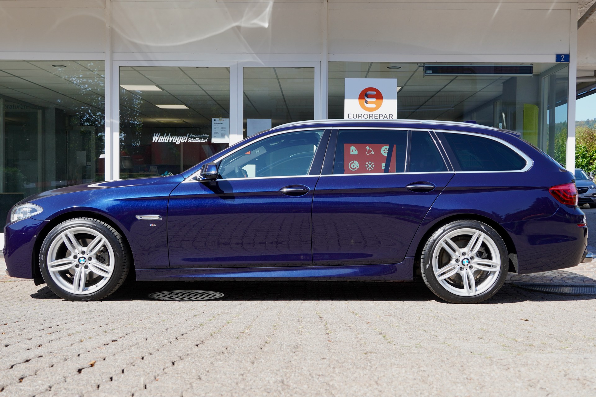 BMW 520d Touring xDrive Steptronic-image-2