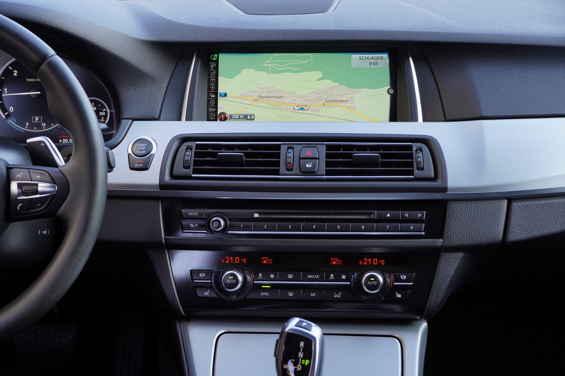 BMW 520d Touring xDrive Steptronic-image-17