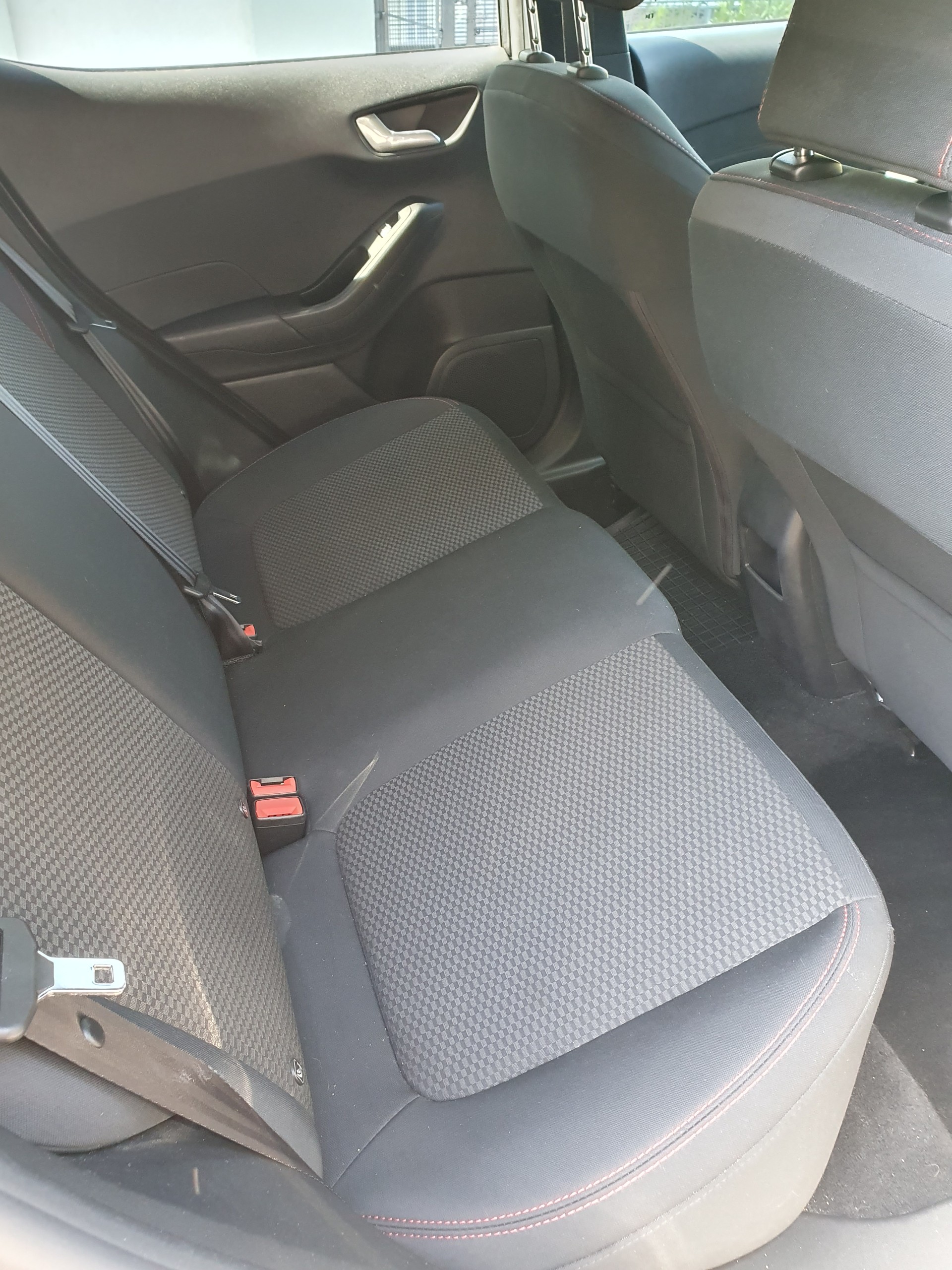 FORD 1.0 EcoB Hybrid ST-Line-image-4