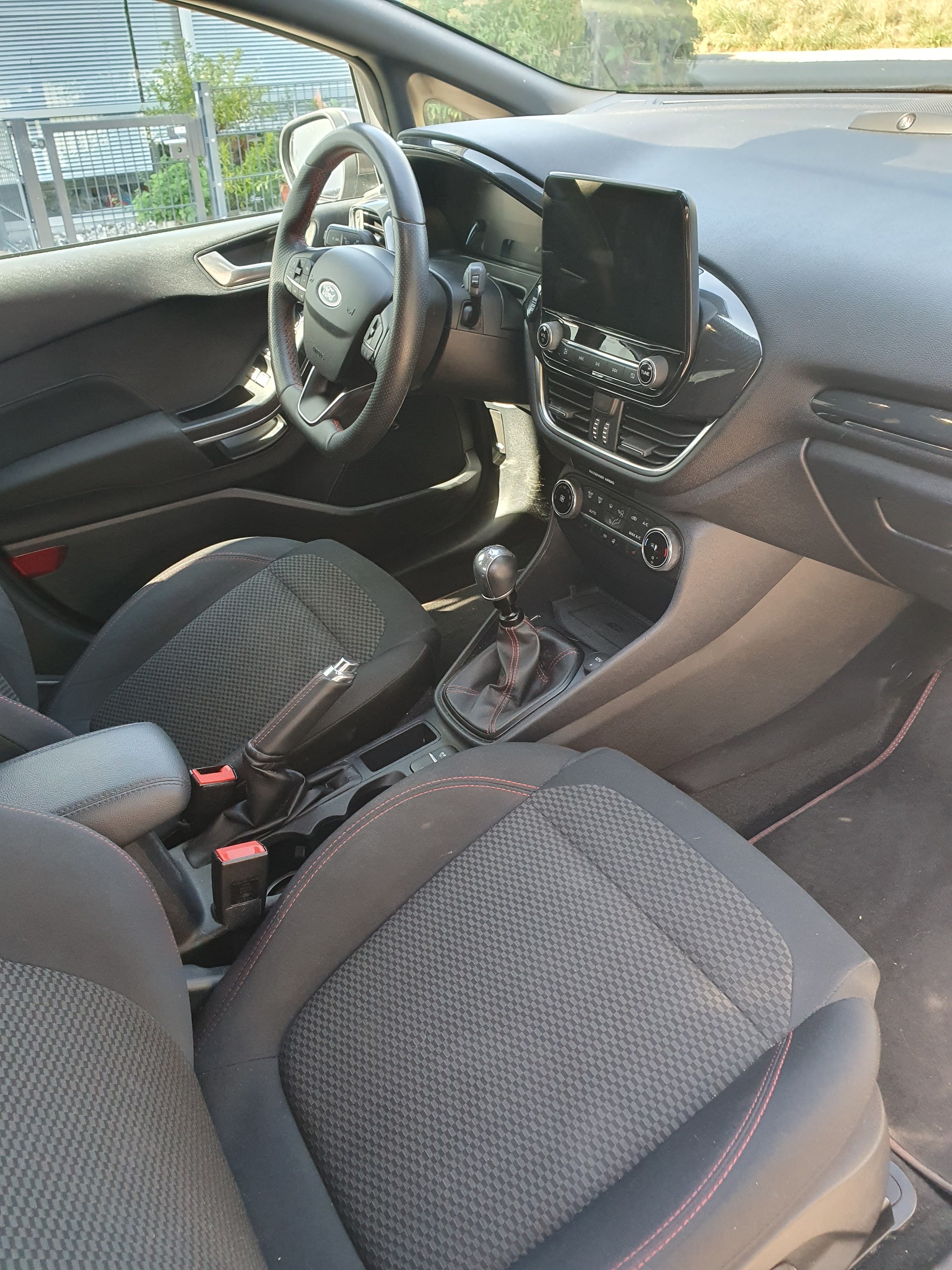 FORD 1.0 EcoB Hybrid ST-Line-image-3