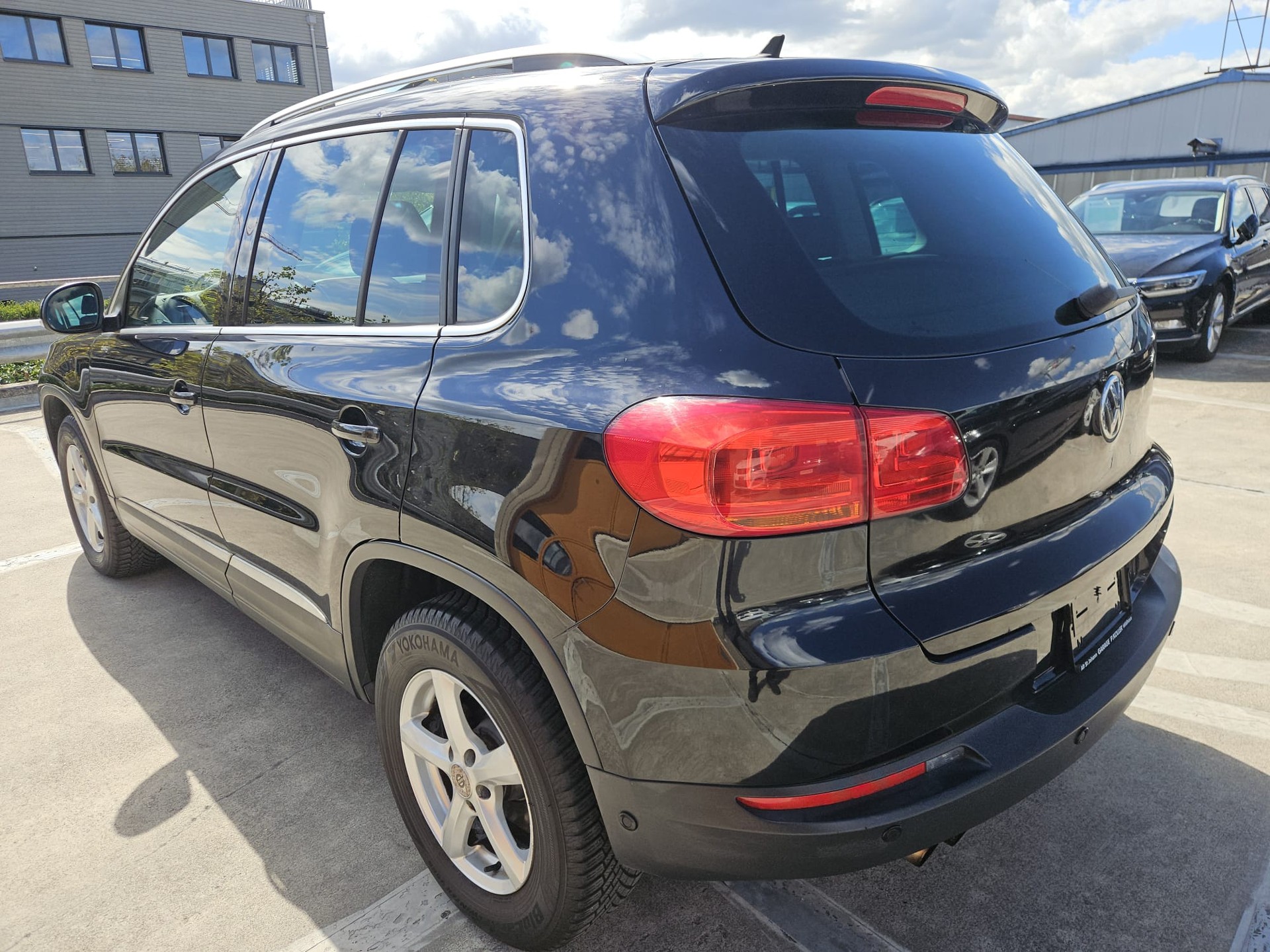 VW Tiguan 2.0 TSI Sport&Style 4Motion DSG-image-2
