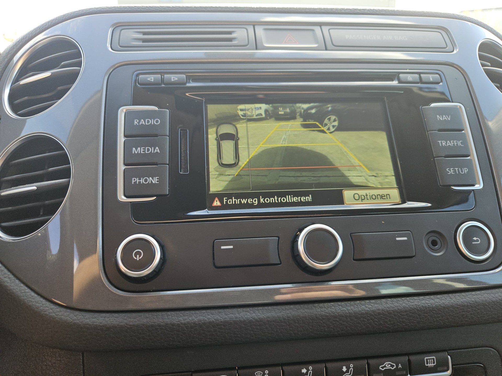 VW Tiguan 2.0 TSI Sport&Style 4Motion DSG-image-11