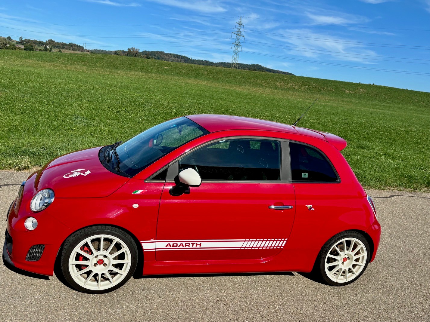 FIAT 500 1.4 16V Turbo Abarth 695 SS-image-3