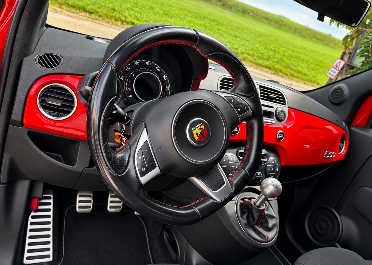 FIAT 500 1.4 16V Turbo Abarth 695 SS-image-6