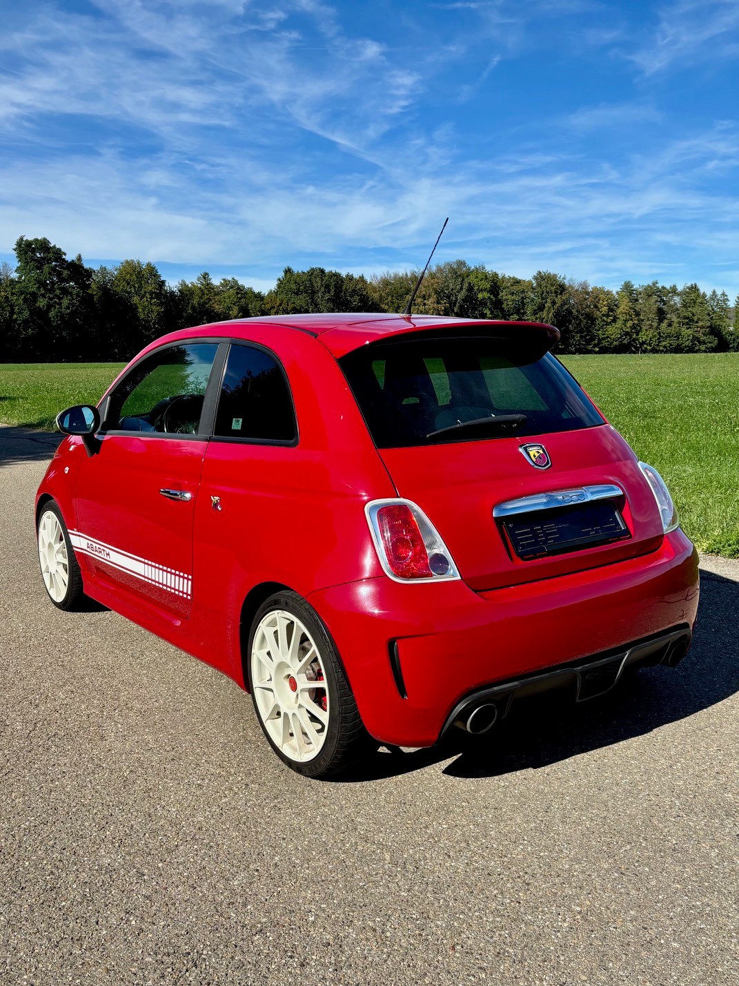 FIAT 500 1.4 16V Turbo Abarth 695 SS-image-2