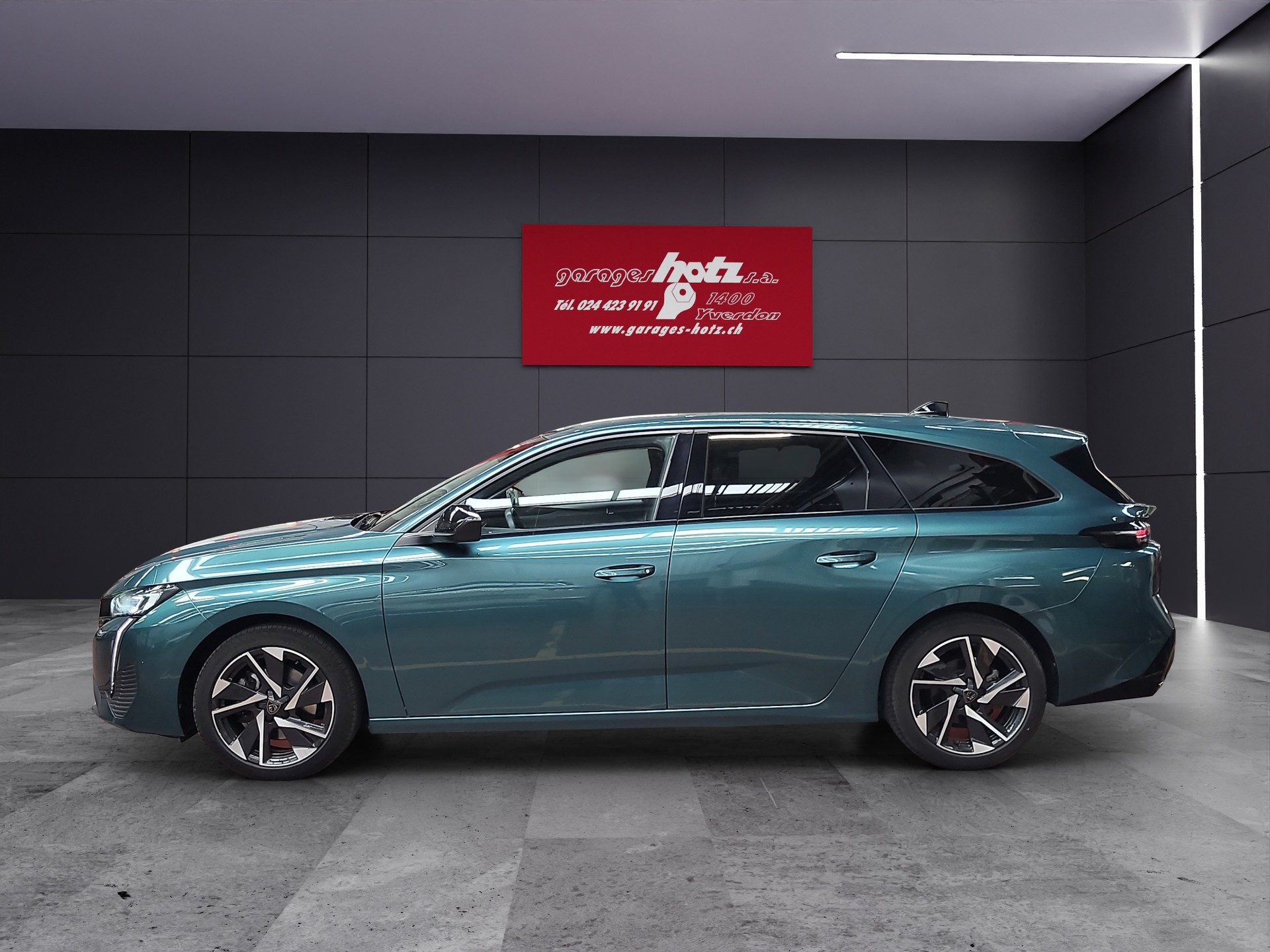 PEUGEOT 308 SW 1.2 Allure Pack-image-2