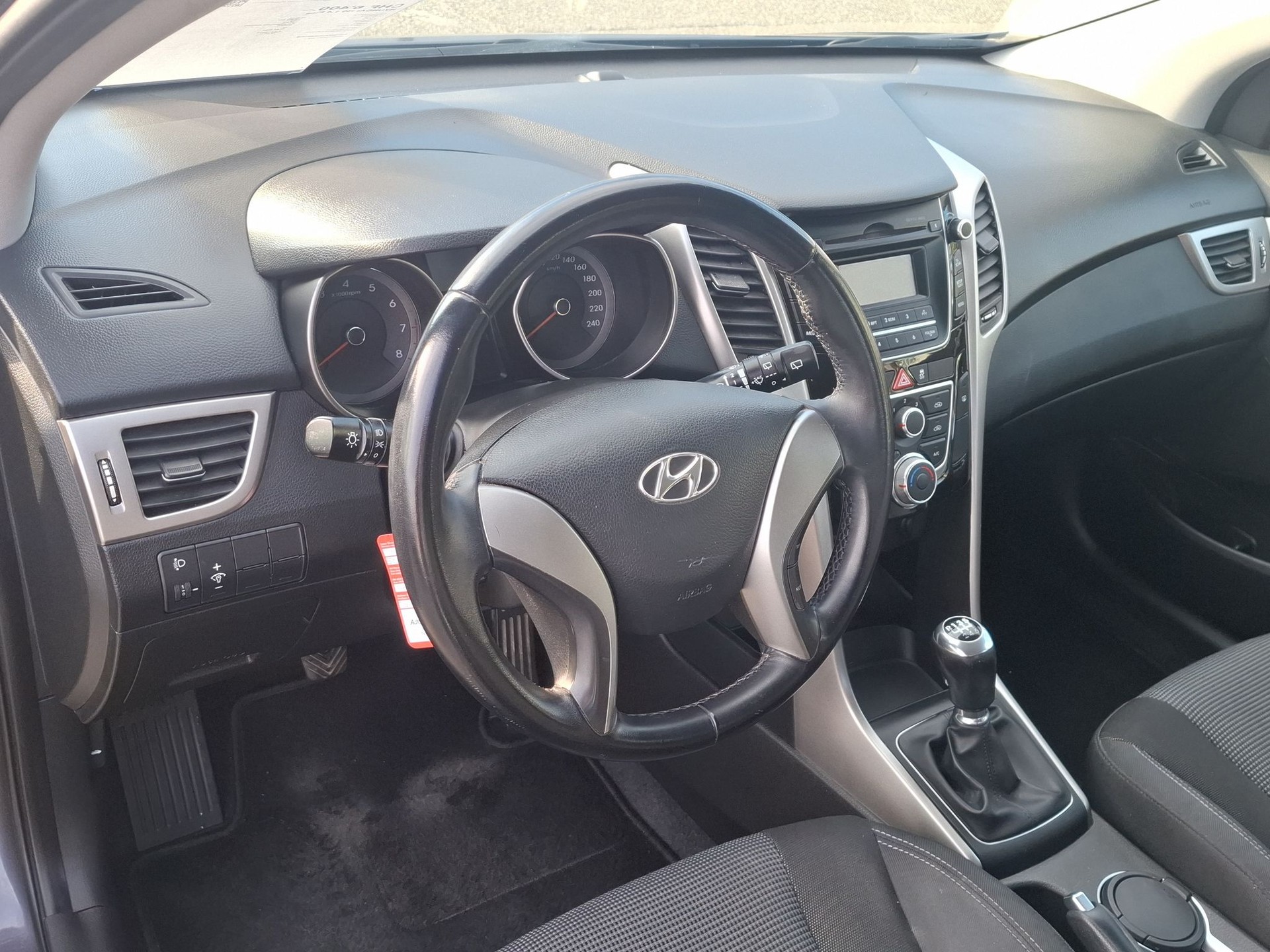 HYUNDAI i30 1.4 Pica-image-9