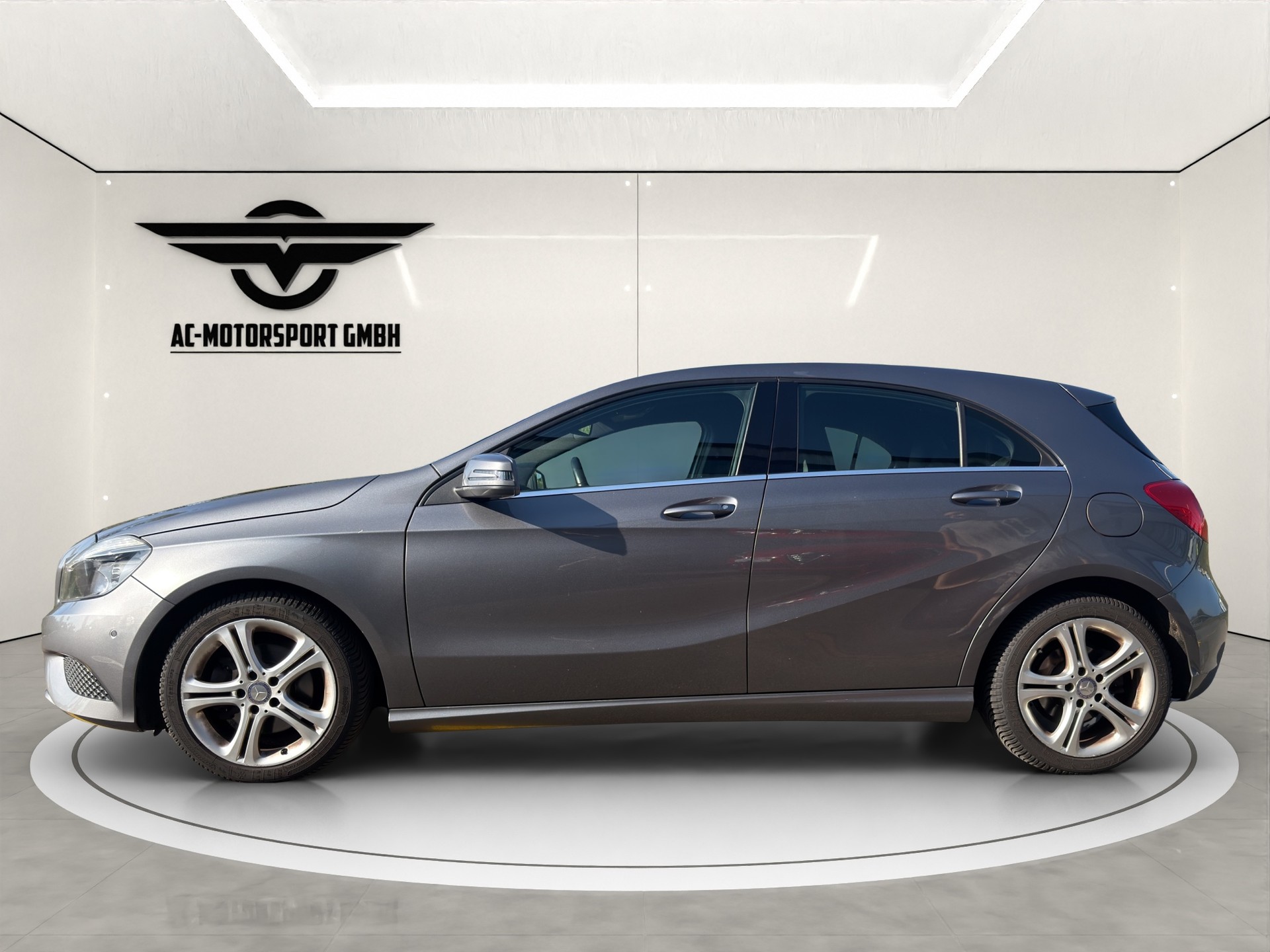 MERCEDES-BENZ A 200 Urban 7G-DCT-image-6
