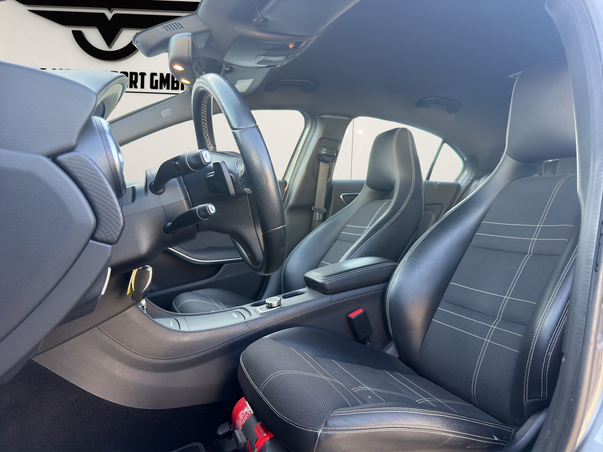 MERCEDES-BENZ A 200 Urban 7G-DCT-image-4