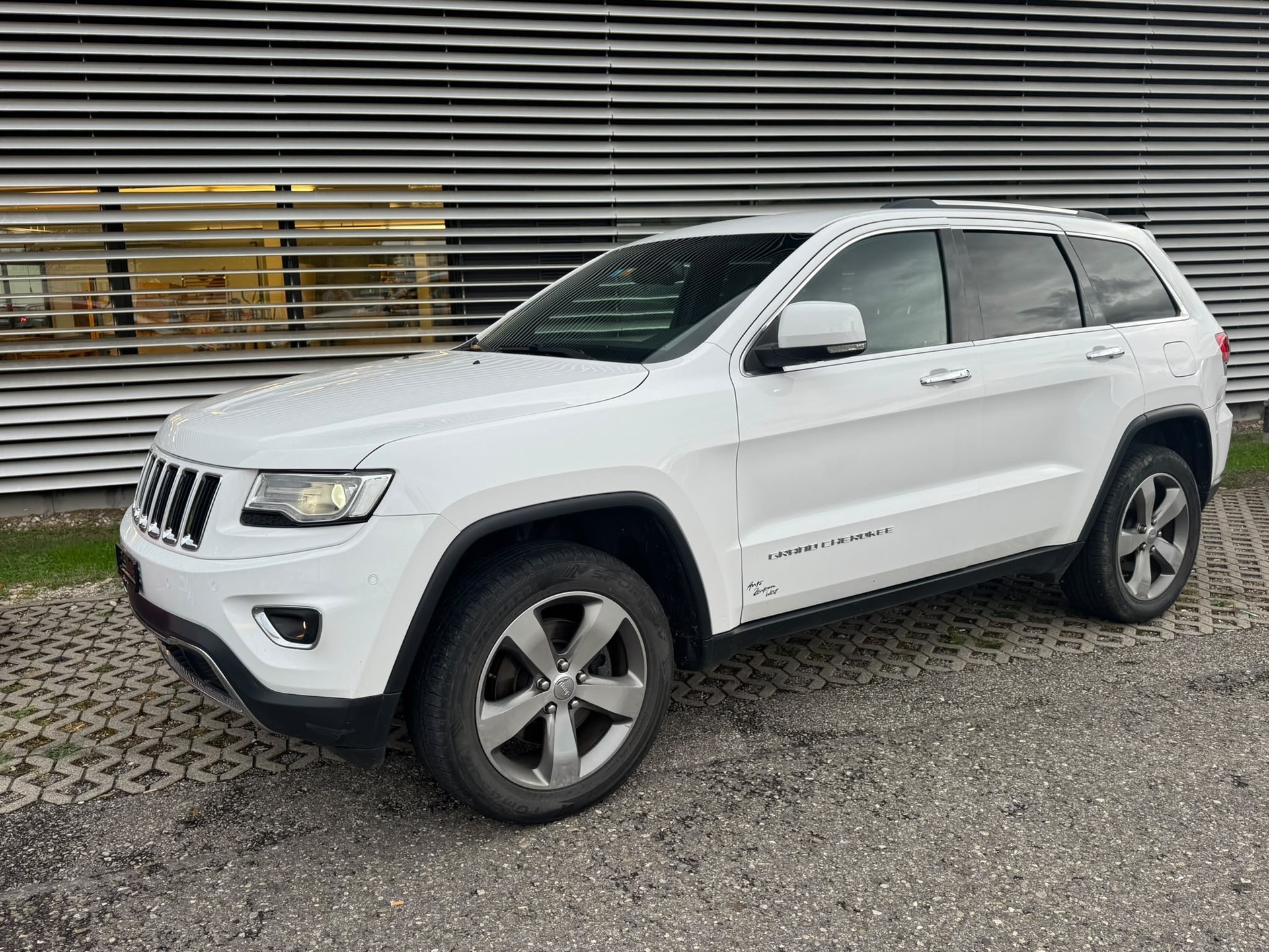 JEEP Grand Cherokee 3.0 CRD Limited Automatic-image-7