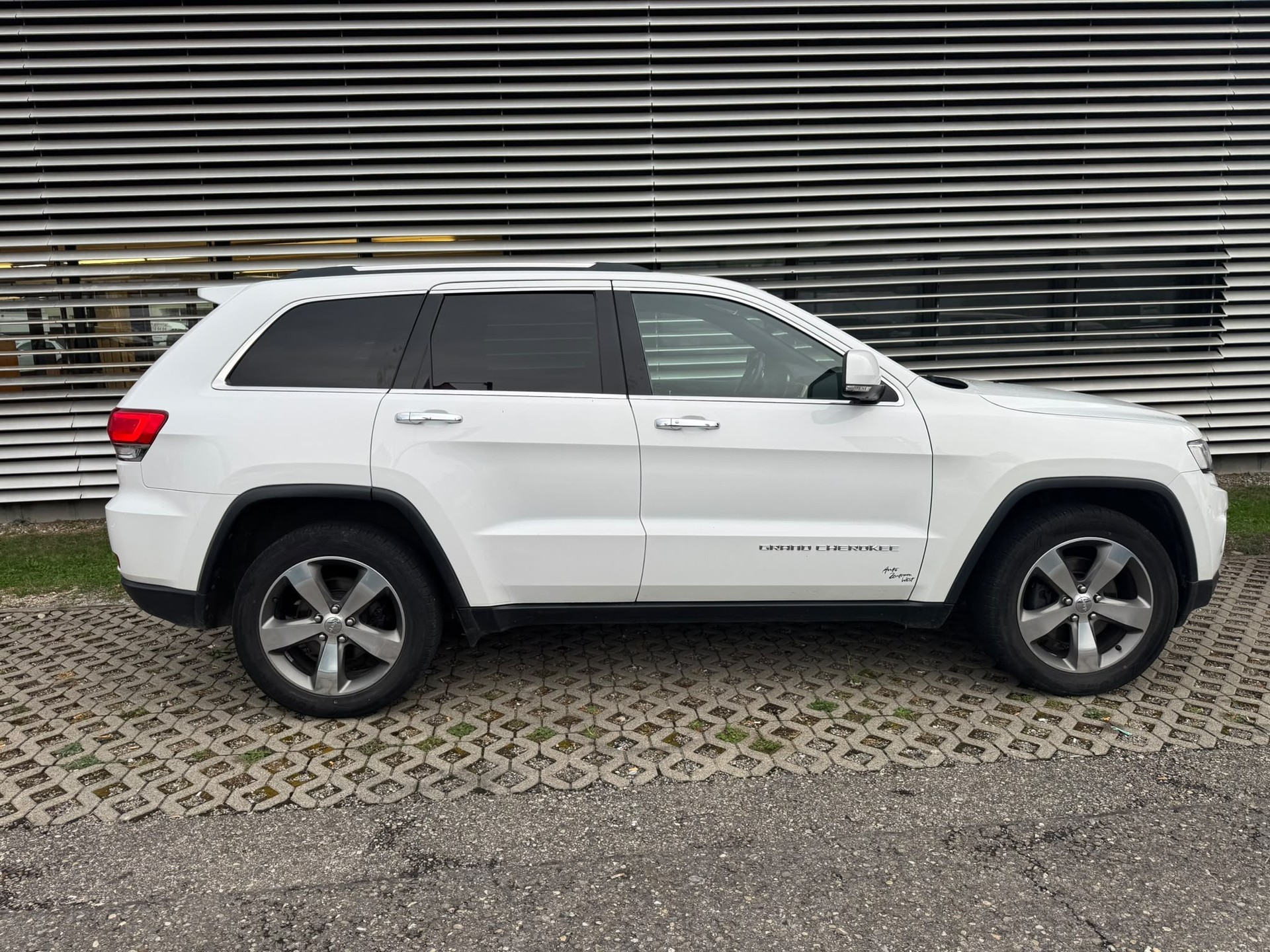 JEEP Grand Cherokee 3.0 CRD Limited Automatic-image-1