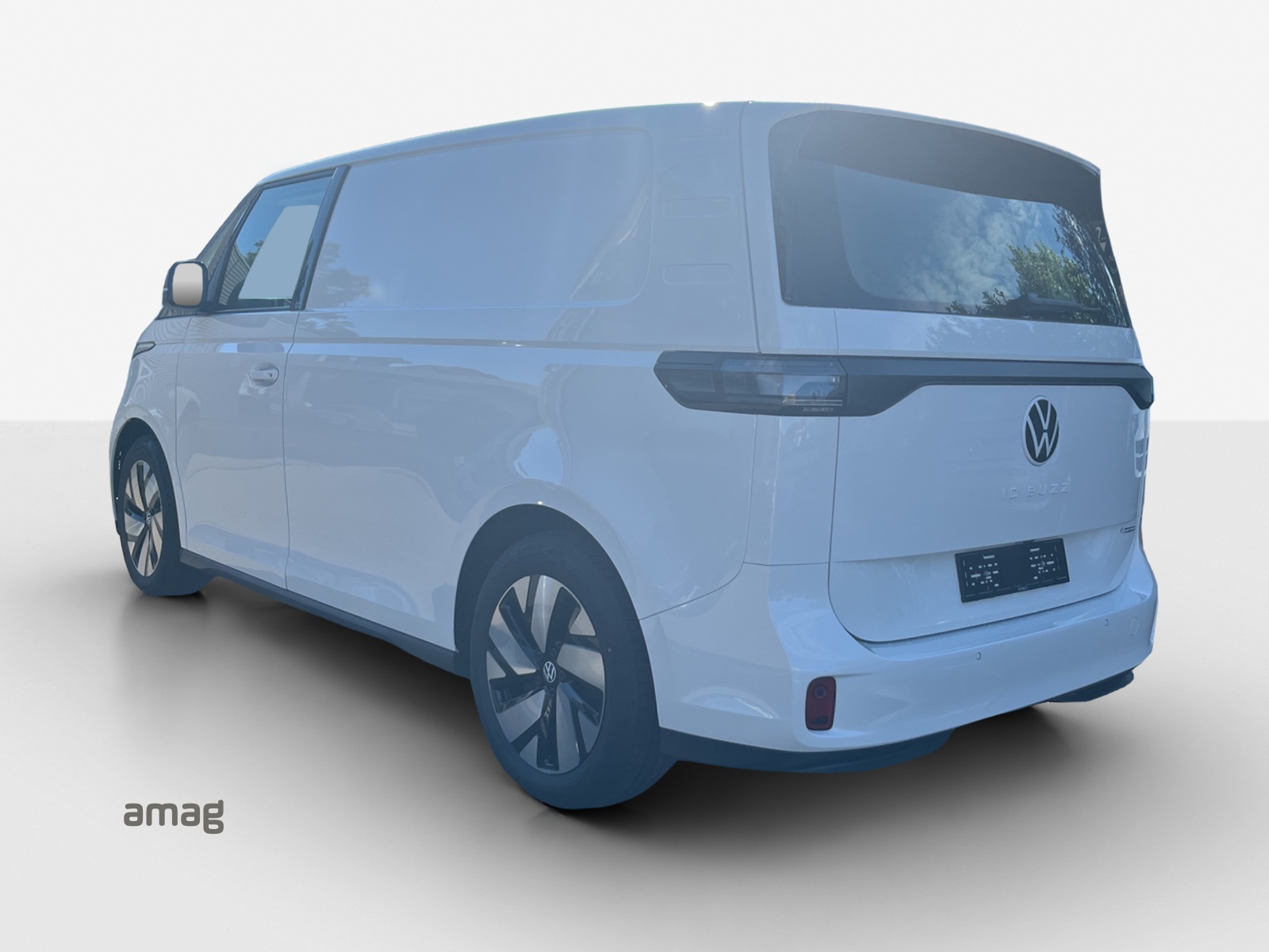 VW ID. Buzz Cargo Pro 4Motion-image-2